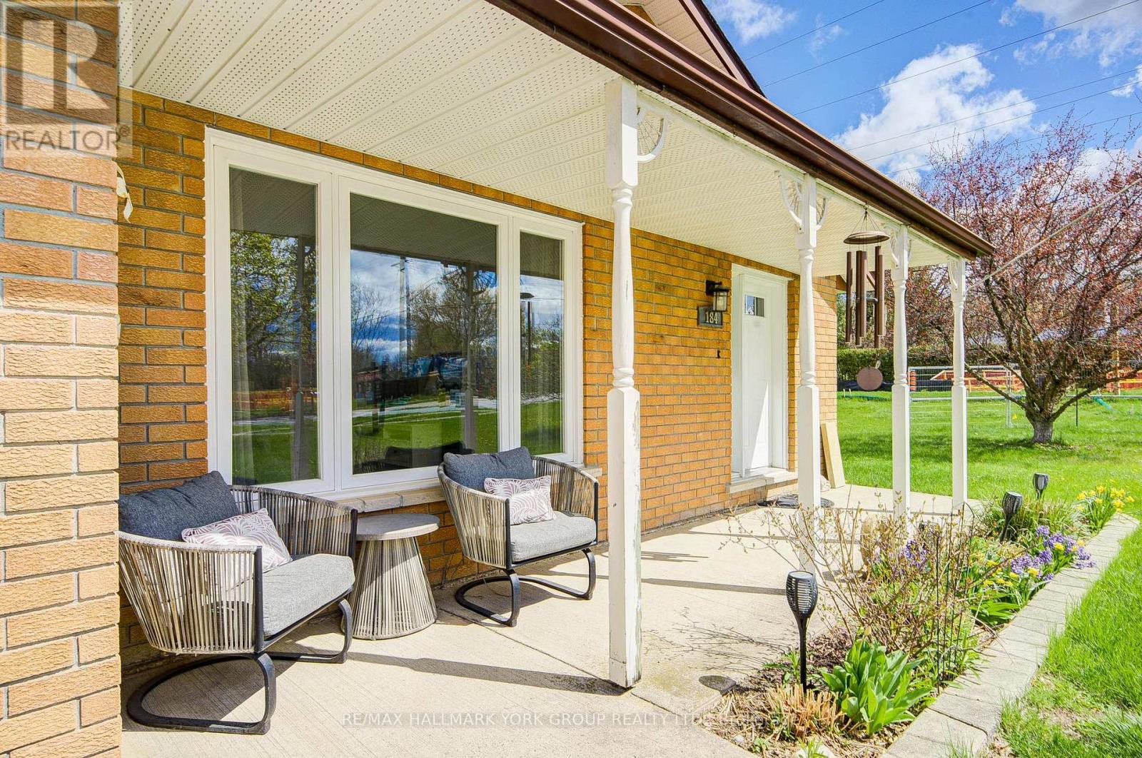 184 Olive Street, East Gwillimbury, Ontario  L9N 1M3 - Photo 4 - N13074566