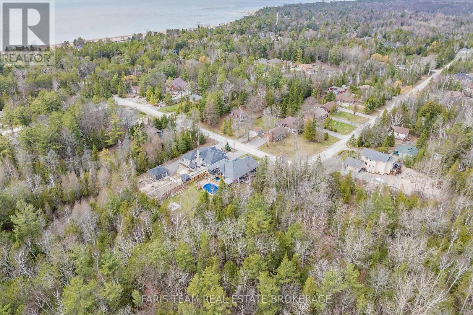 116 Mamie Avenue, Wasaga Beach, Ontario  L9Z 2P6 - Photo 46 - S13074536