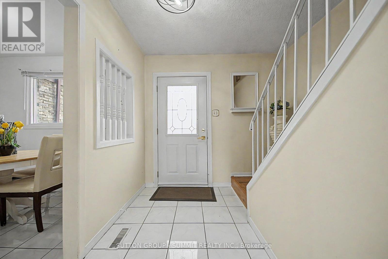 61 - 45 Hansen Road N, Brampton, Ontario  L6V 3C5 - Photo 3 - W13074544