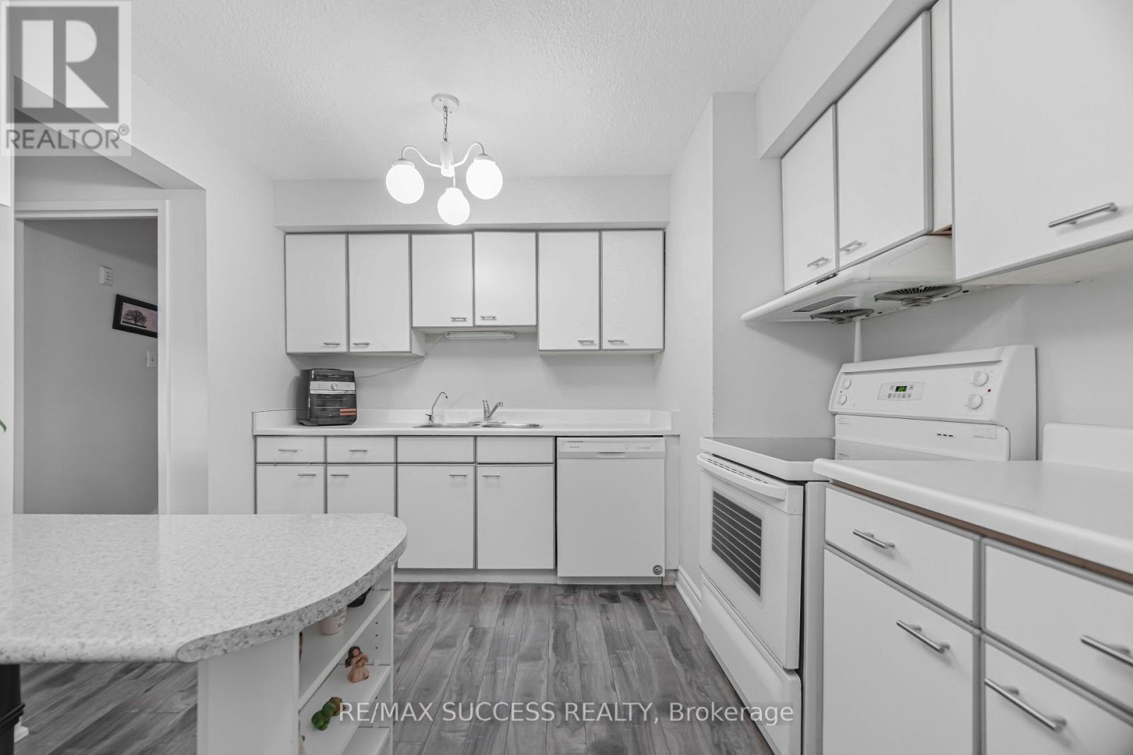 F8 - 296 Mill Road, Toronto, Ontario  M9C 4X8 - Photo 6 - W13074594