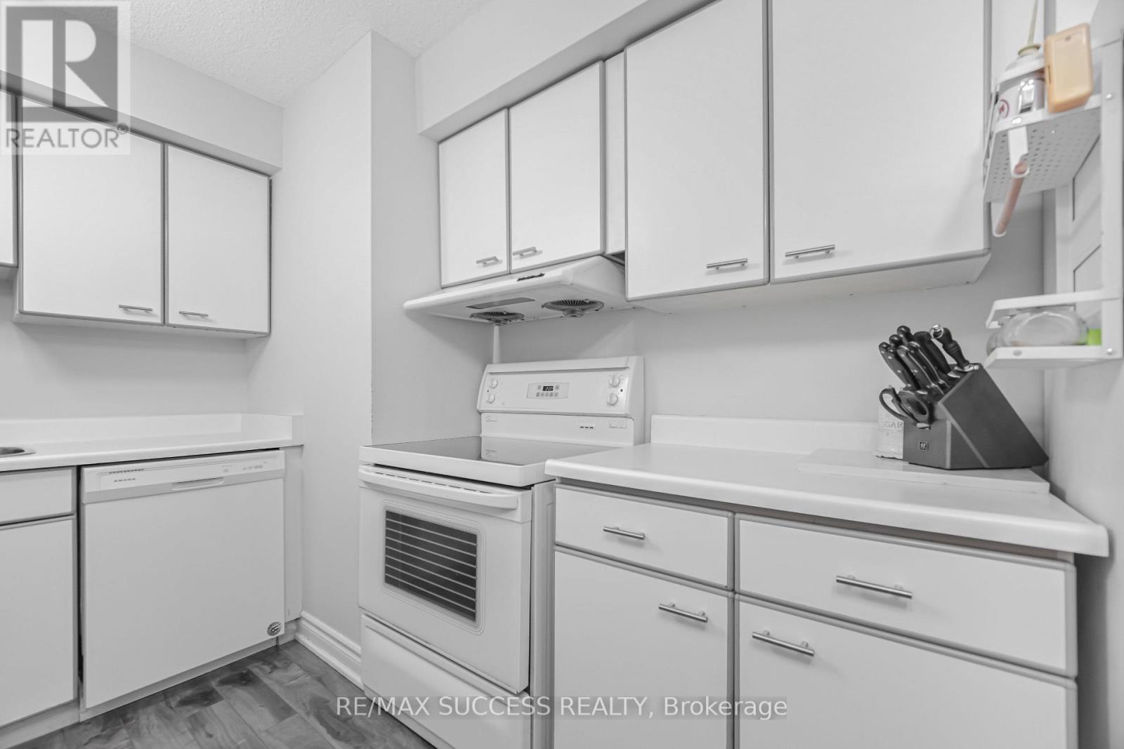 F8 - 296 Mill Road, Toronto, Ontario  M9C 4X8 - Photo 7 - W13074594