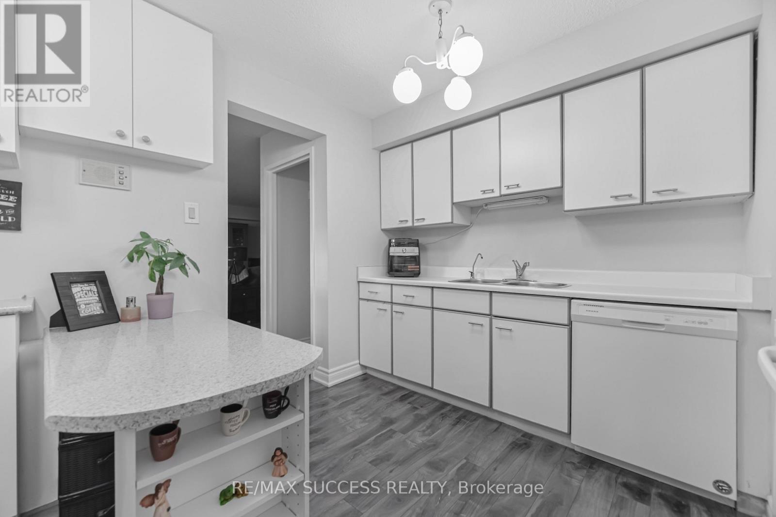 F8 - 296 Mill Road, Toronto, Ontario  M9C 4X8 - Photo 8 - W13074594