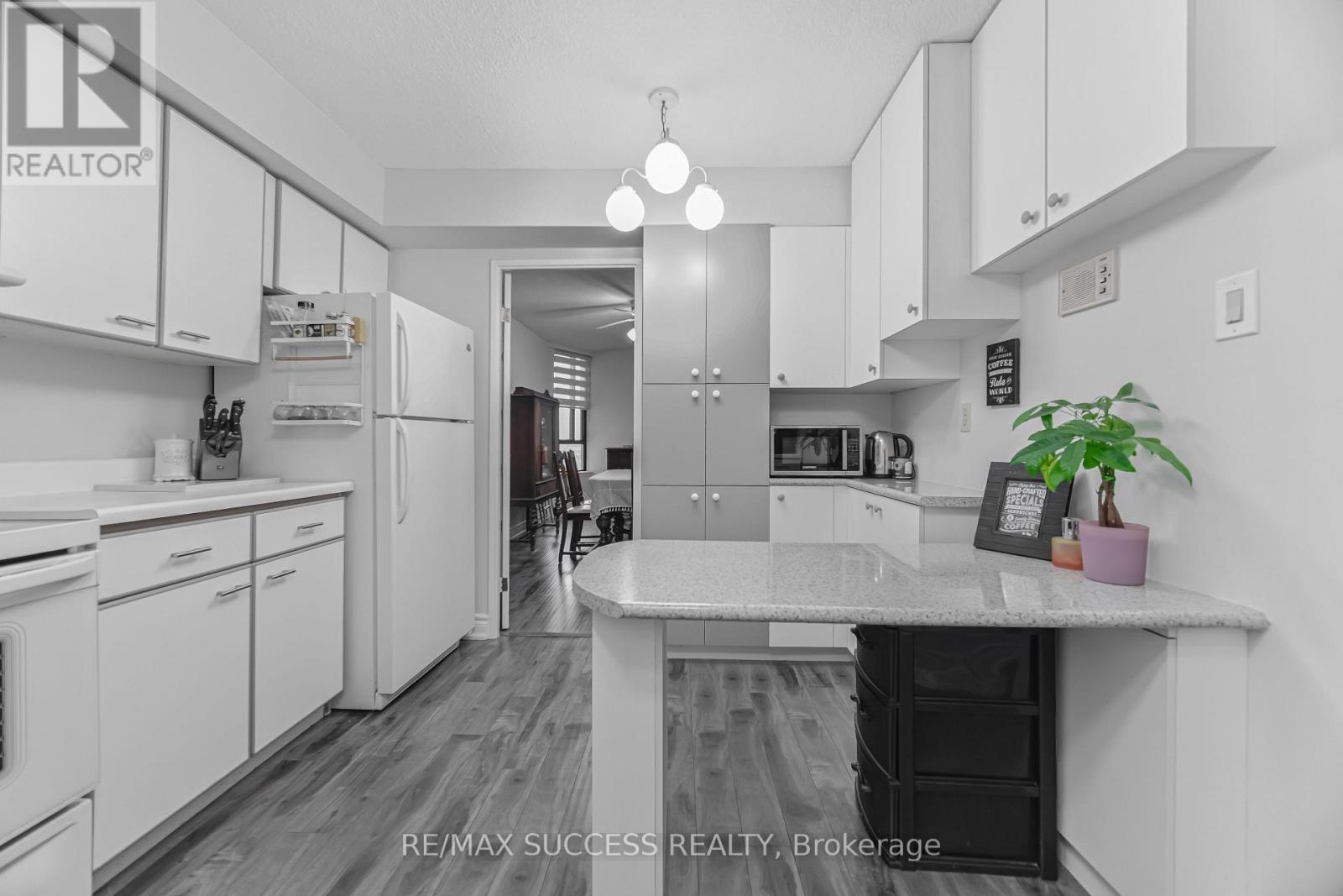 F8 - 296 Mill Road, Toronto, Ontario  M9C 4X8 - Photo 9 - W13074594