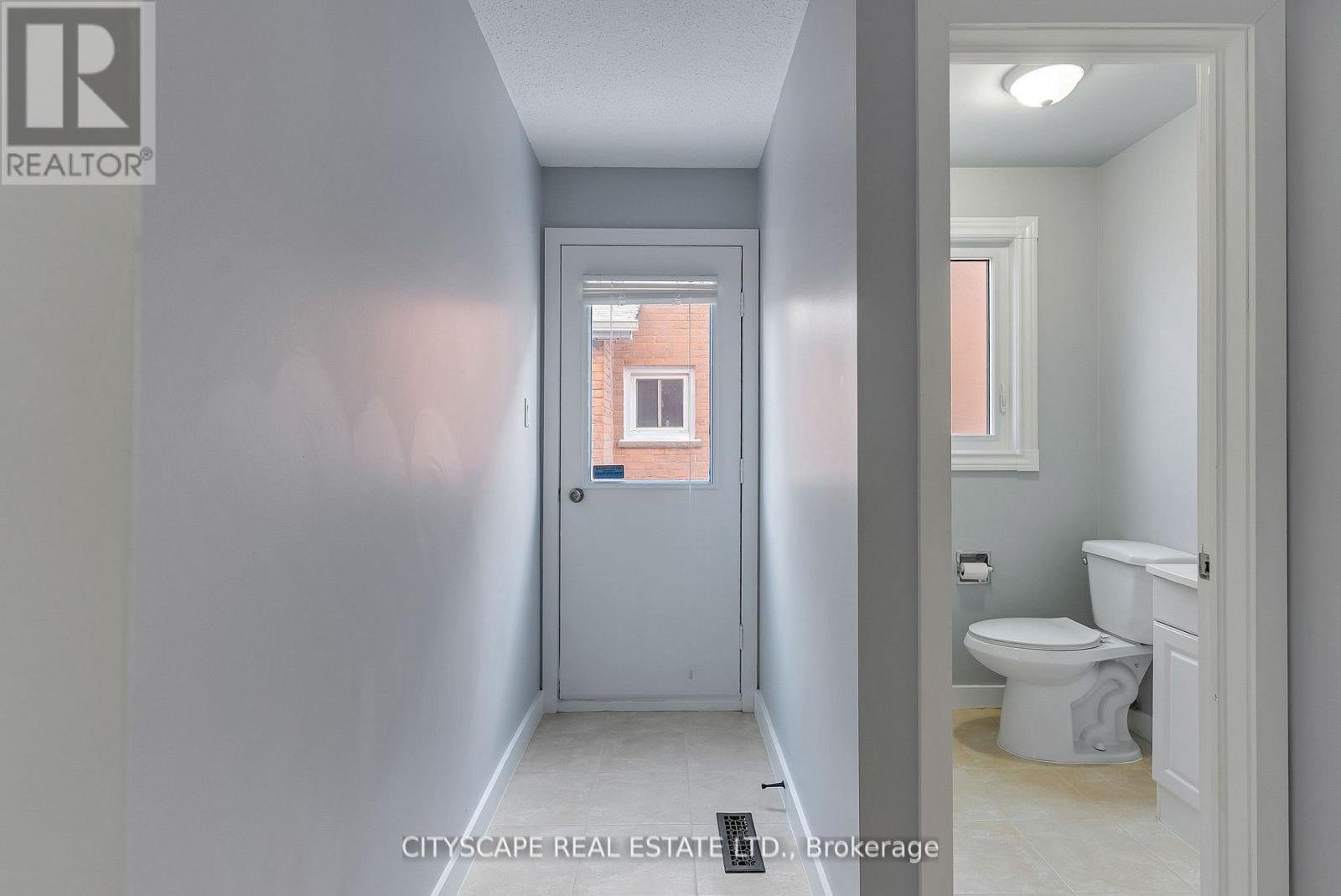 1210 Shagbark Crescent, Mississauga, Ontario  L5C 3P3 - Photo 11 - W13074614