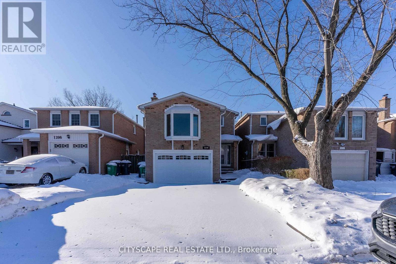 1210 Shagbark Crescent, Mississauga, Ontario  L5C 3P3 - Photo 2 - W13074614