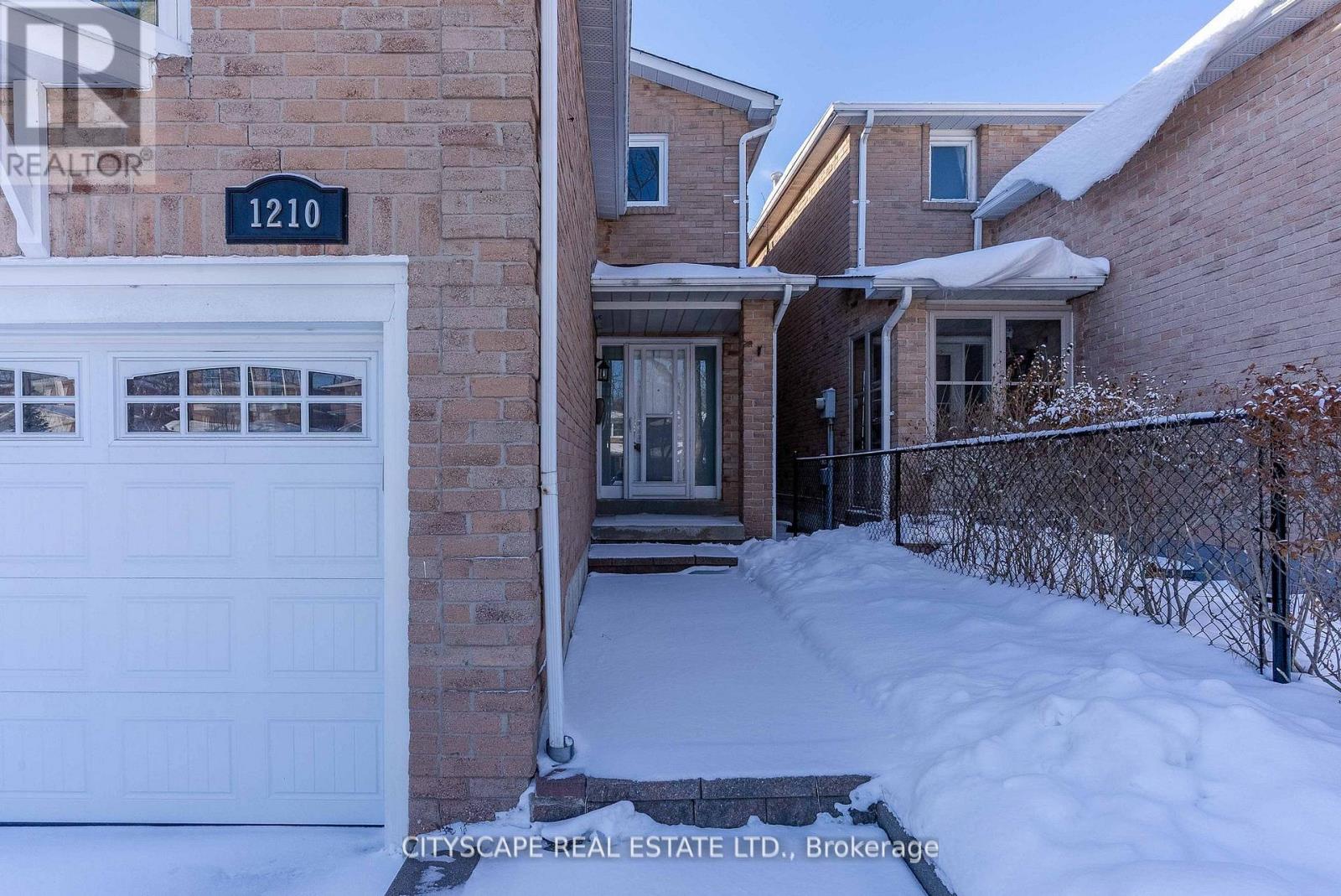 1210 Shagbark Crescent, Mississauga, Ontario  L5C 3P3 - Photo 5 - W13074614