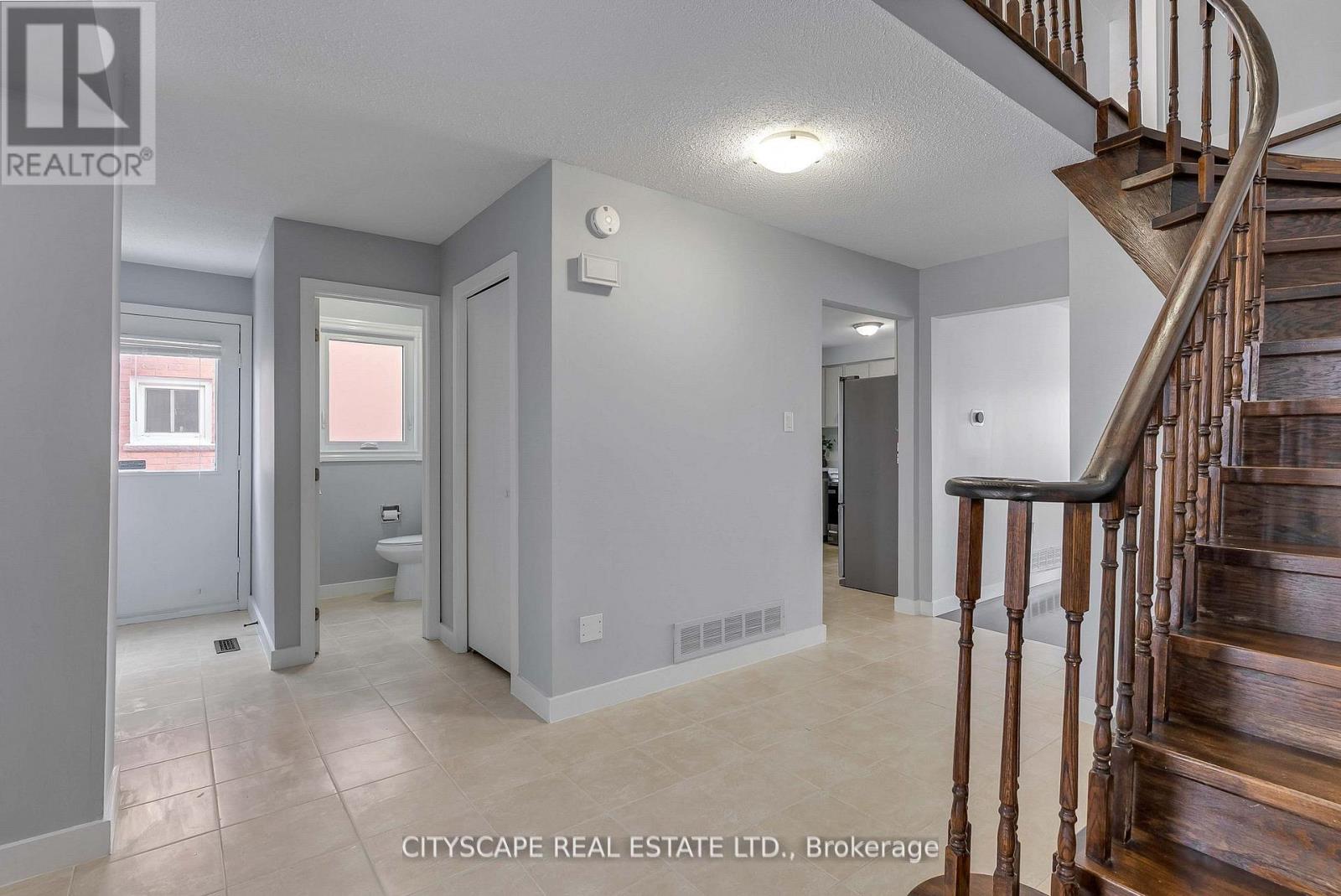 1210 Shagbark Crescent, Mississauga, Ontario  L5C 3P3 - Photo 9 - W13074614
