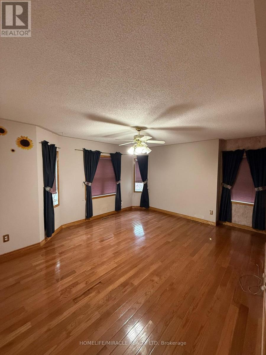 144 Sandyshores Drive W, Brampton, Ontario  L6R 2M3 - Photo 8 - W13074618