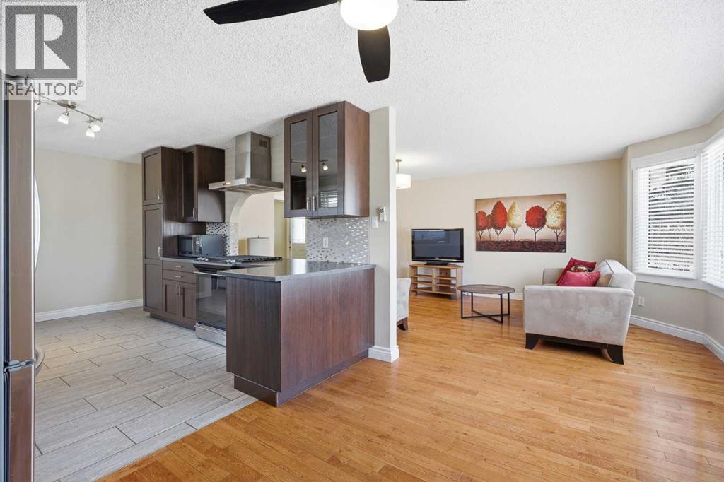 1523 110 Avenue SW, Calgary, Alberta  T2W 0E2 - Photo 11 - A2304946