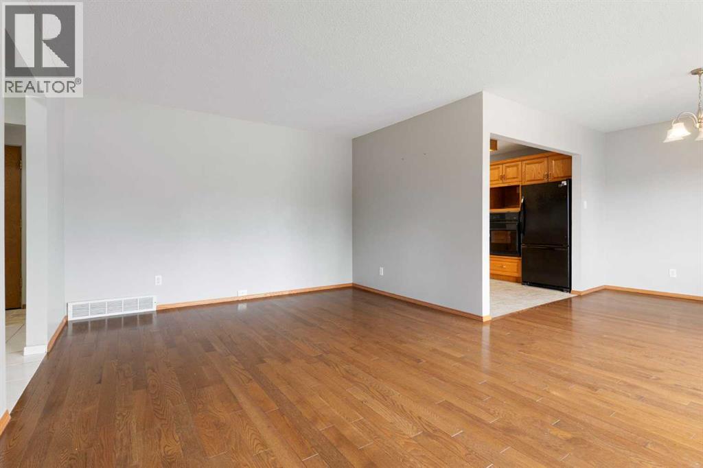 3228 Breen Crescent NW, Calgary, Alberta  T2L 3S7 - Photo 4 - A2306893