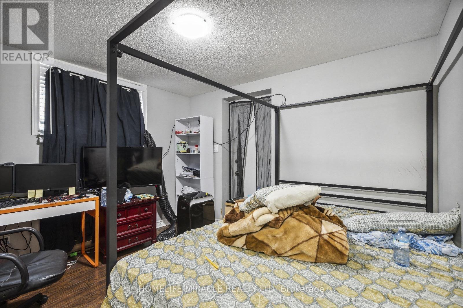 2 - 262 Patricia Avenue, Kitchener, Ontario  N2M 1J9 - Photo 12 - X13074612