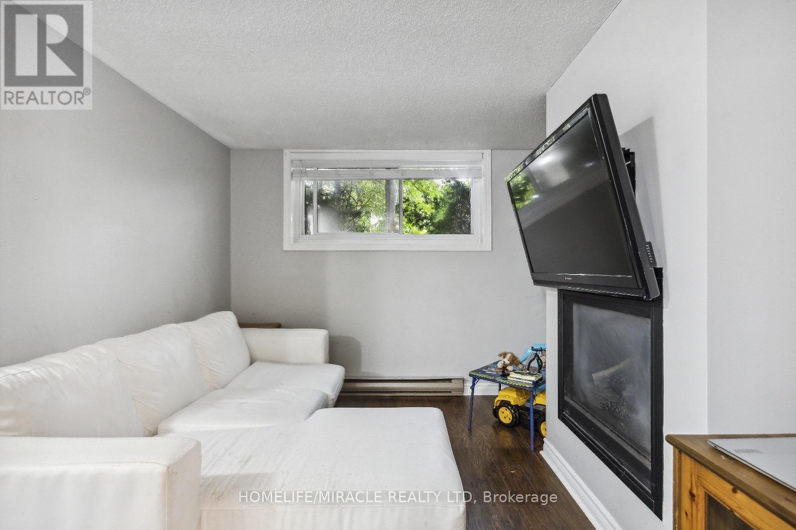 2 - 262 Patricia Avenue, Kitchener, Ontario  N2M 1J9 - Photo 16 - X13074612