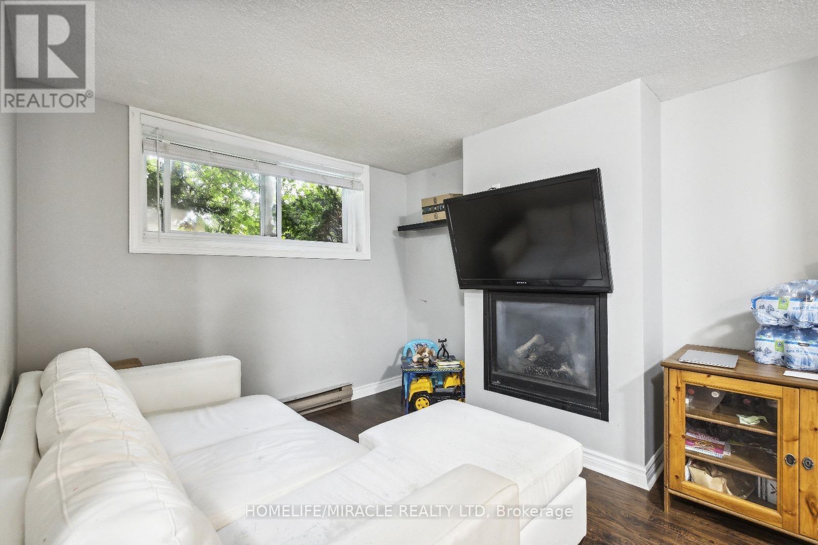 2 - 262 Patricia Avenue, Kitchener, Ontario  N2M 1J9 - Photo 18 - X13074612
