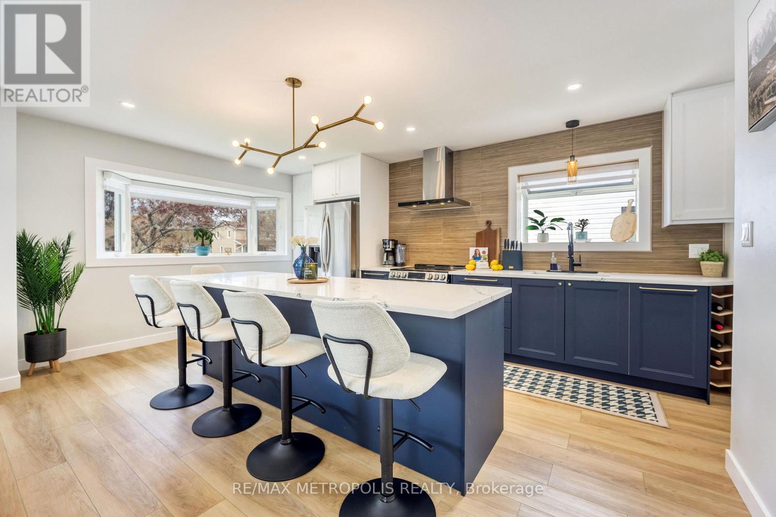 711 Michigan Avenue, Point Edward, Ontario  N7V 1G9 - Photo 11 - X13074624