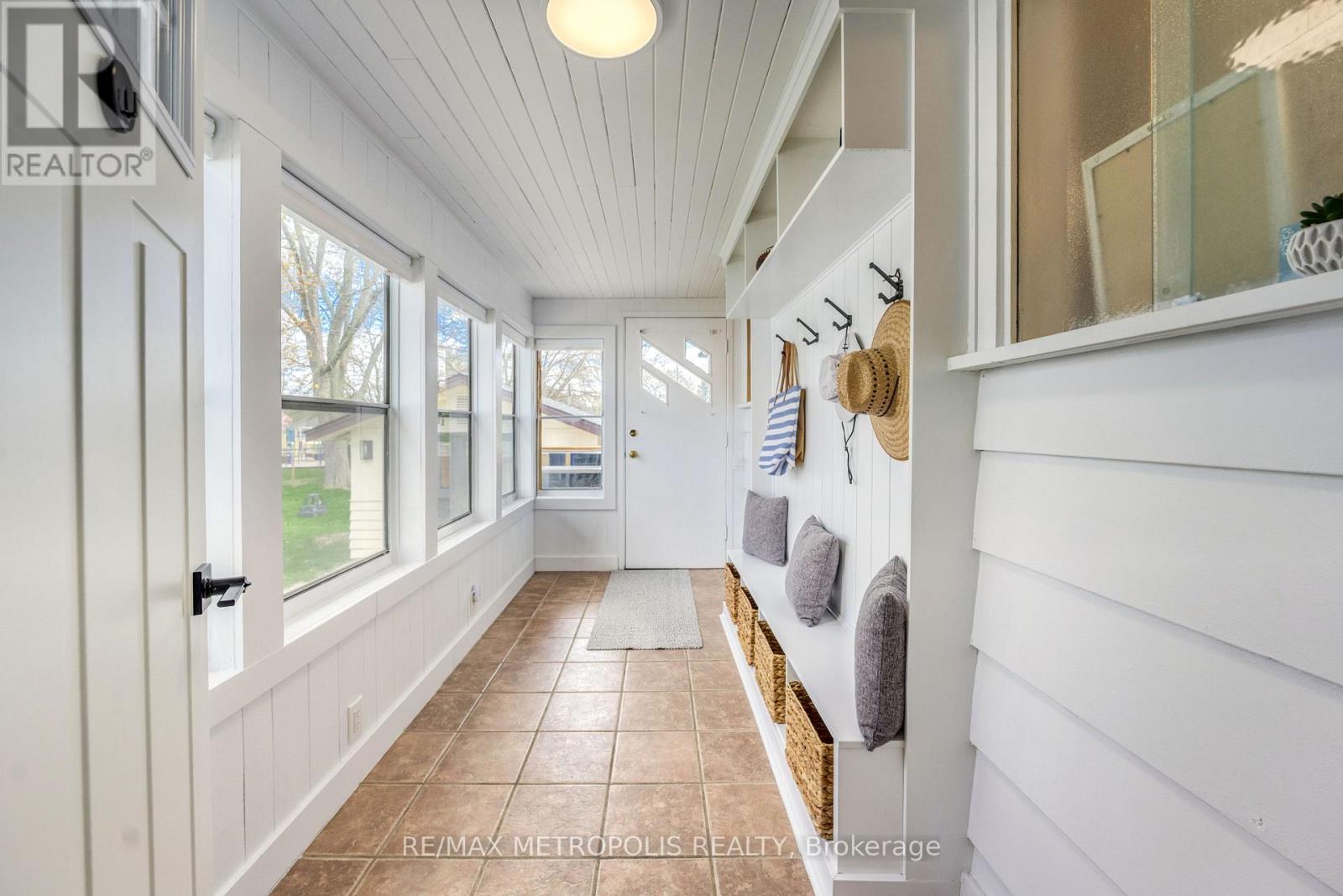 711 Michigan Avenue, Point Edward, Ontario  N7V 1G9 - Photo 18 - X13074624