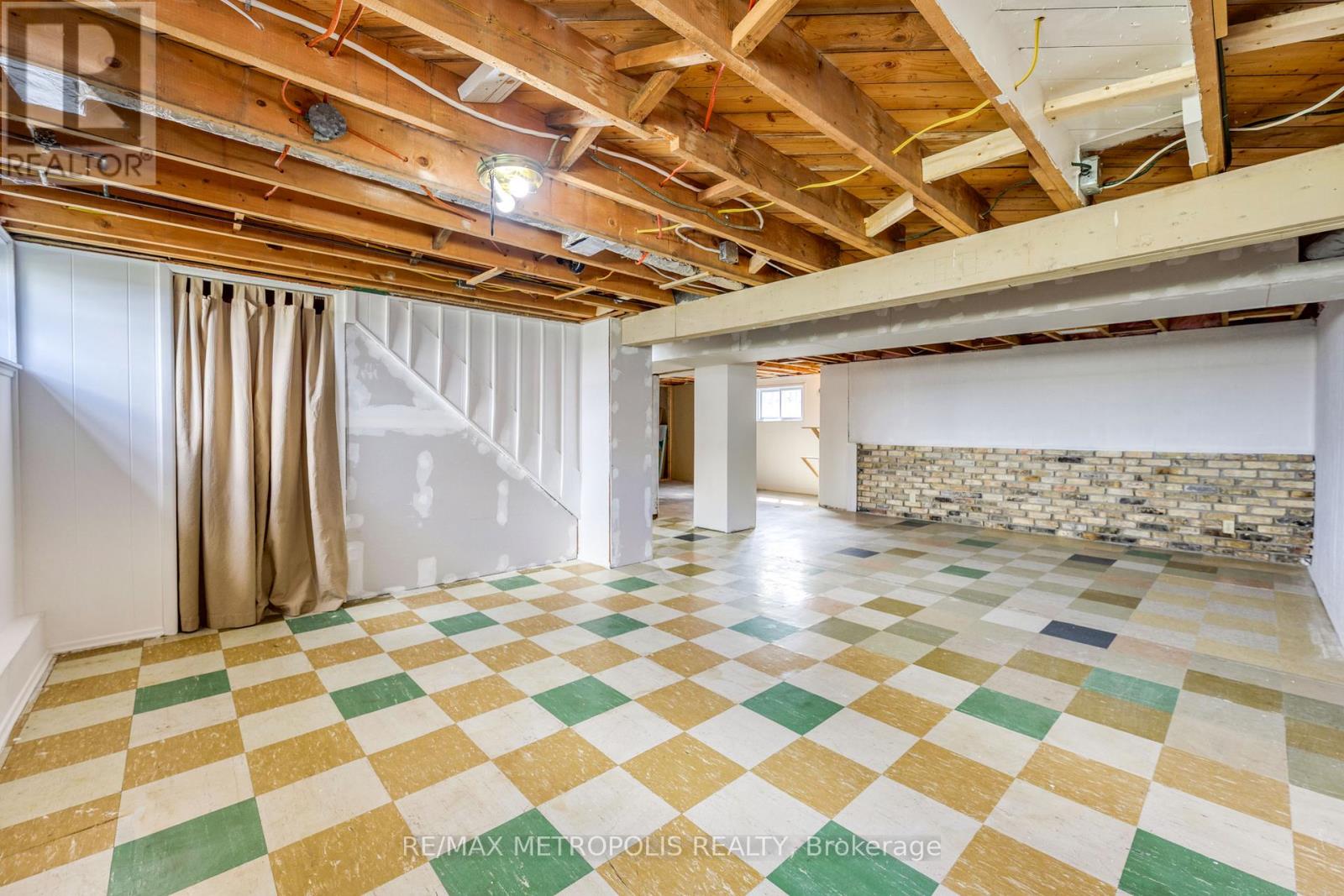 711 Michigan Avenue, Point Edward, Ontario  N7V 1G9 - Photo 21 - X13074624