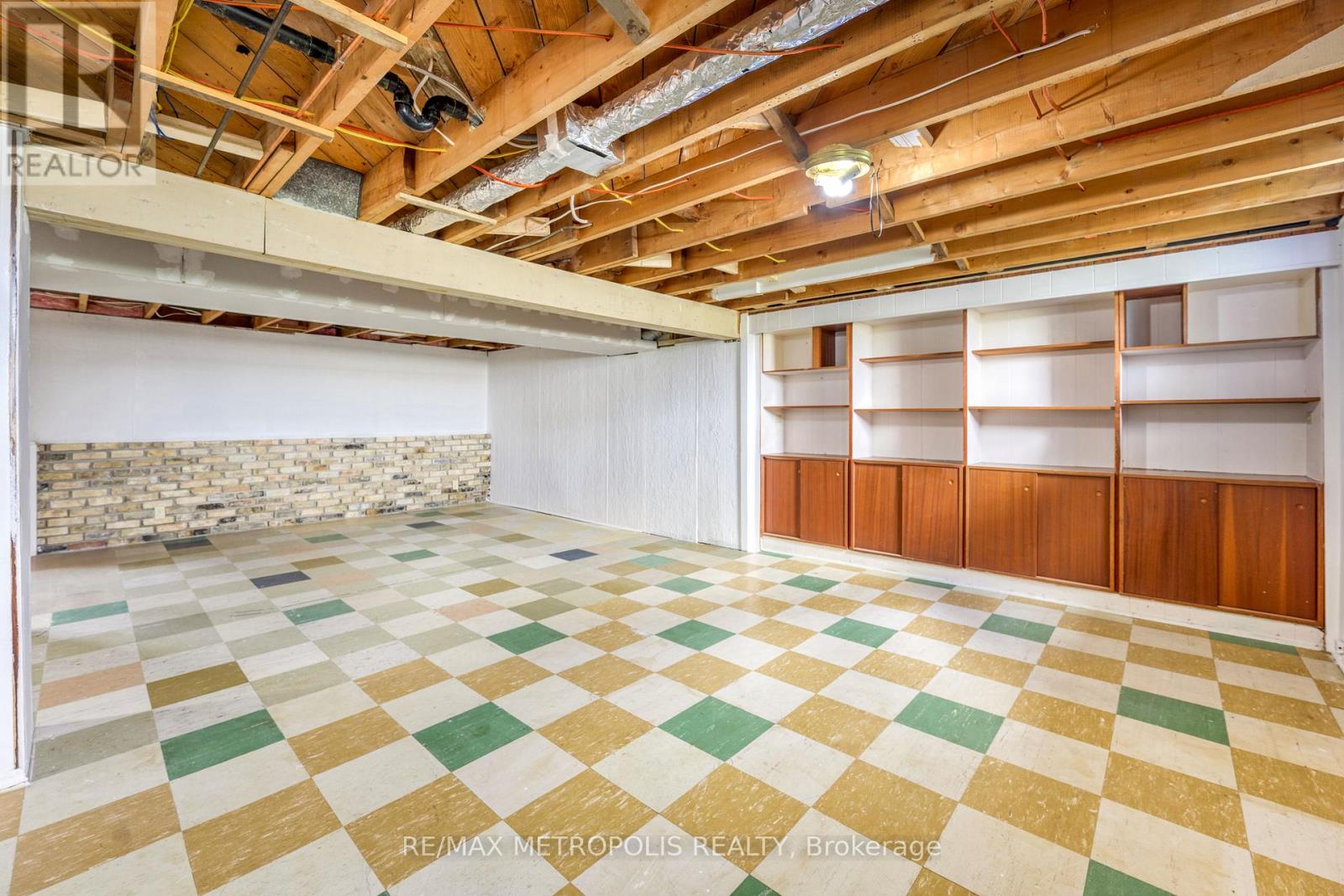 711 Michigan Avenue, Point Edward, Ontario  N7V 1G9 - Photo 22 - X13074624