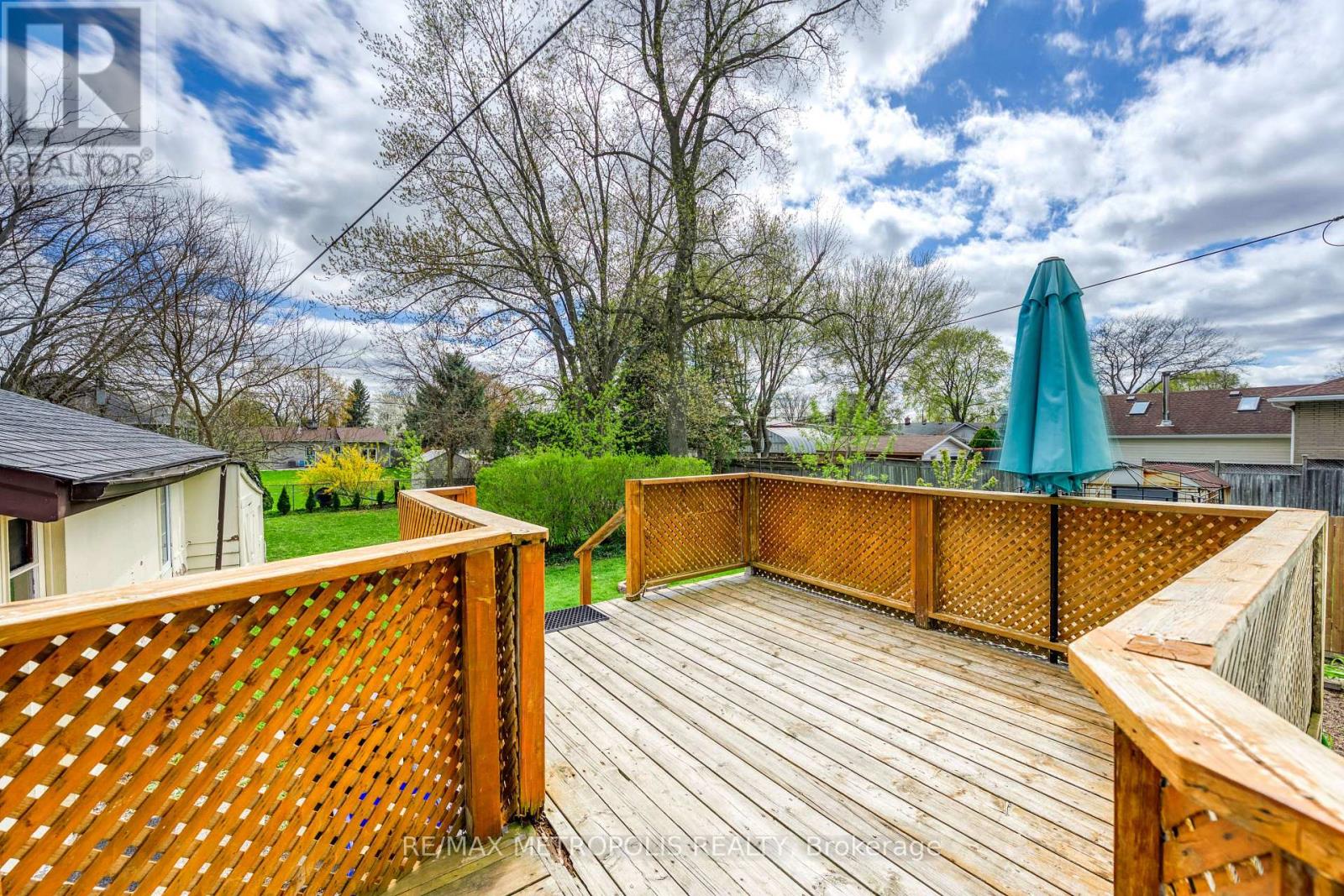 711 Michigan Avenue, Point Edward, Ontario  N7V 1G9 - Photo 36 - X13074624