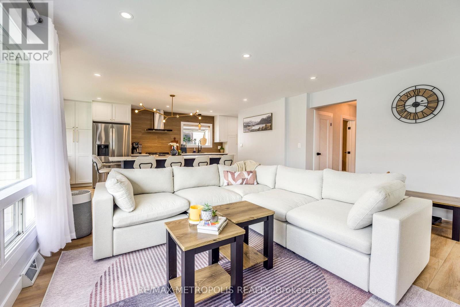 711 Michigan Avenue, Point Edward, Ontario  N7V 1G9 - Photo 6 - X13074624