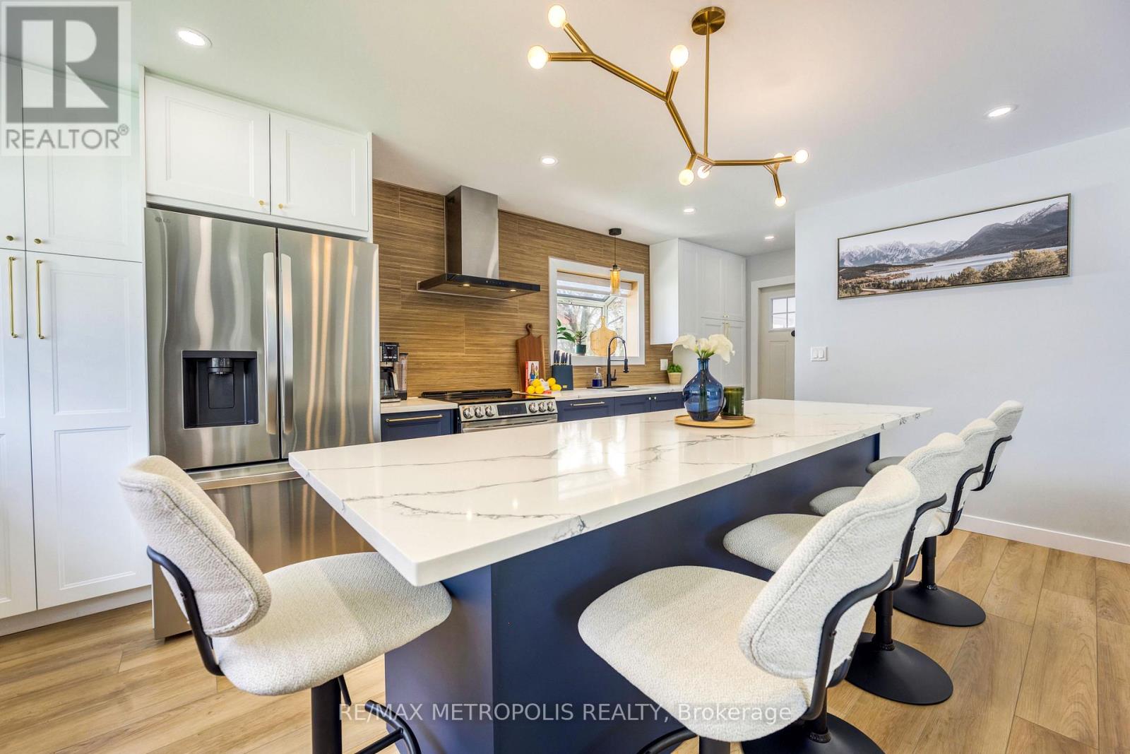 711 Michigan Avenue, Point Edward, Ontario  N7V 1G9 - Photo 7 - X13074624