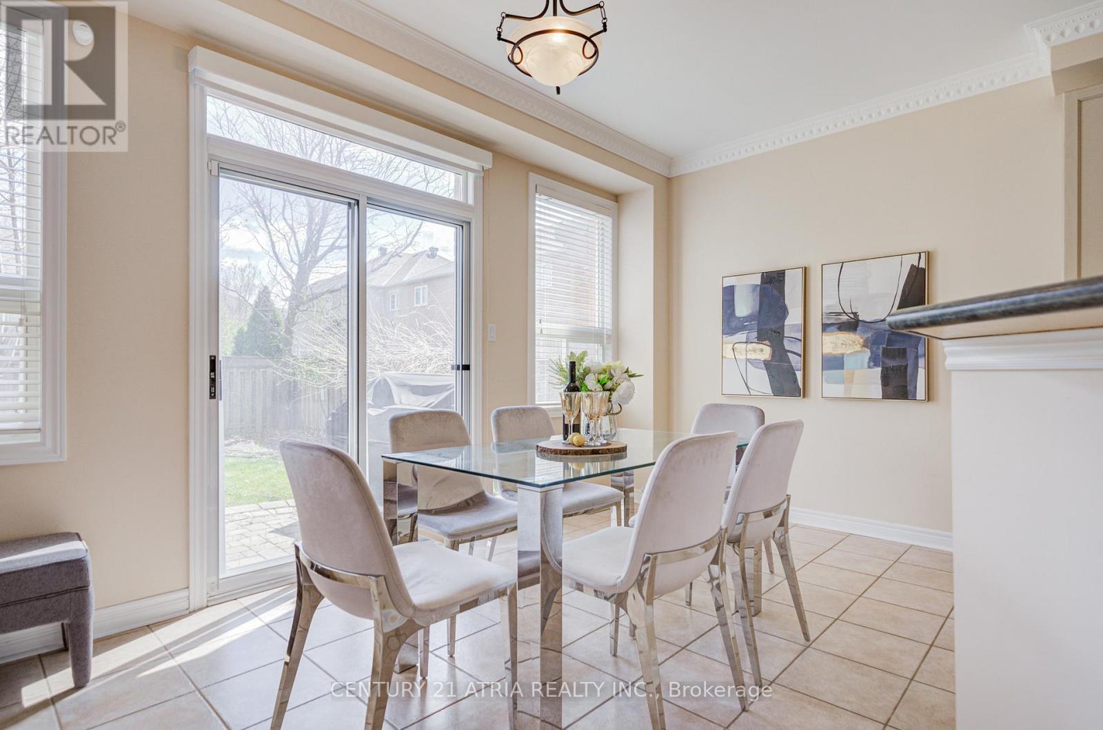 307 Castlemore Avenue, Markham, Ontario  L6C 2W8 - Photo 16 - N13068816