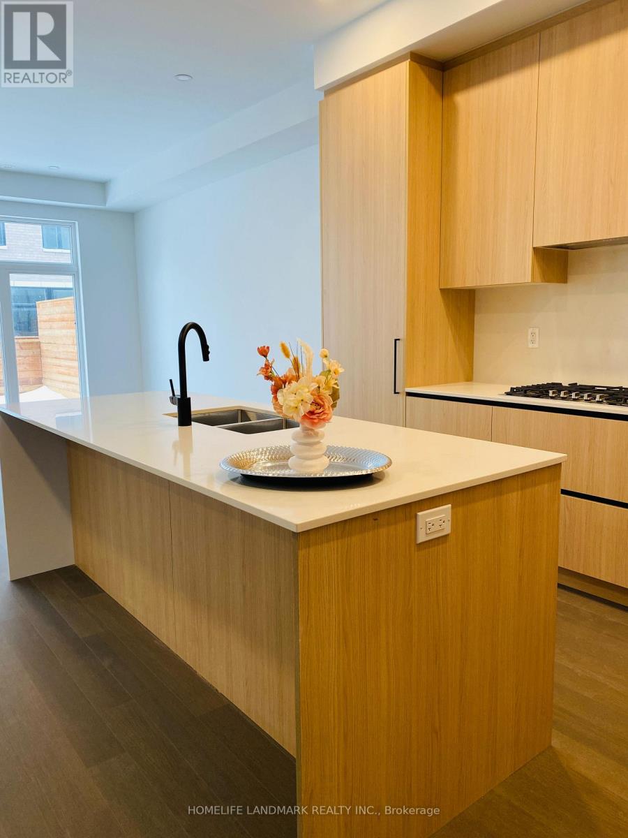 81 - 50 Lou Parsons Way, Mississauga, Ontario  L5H 0B2 - Photo 2 - W13066680