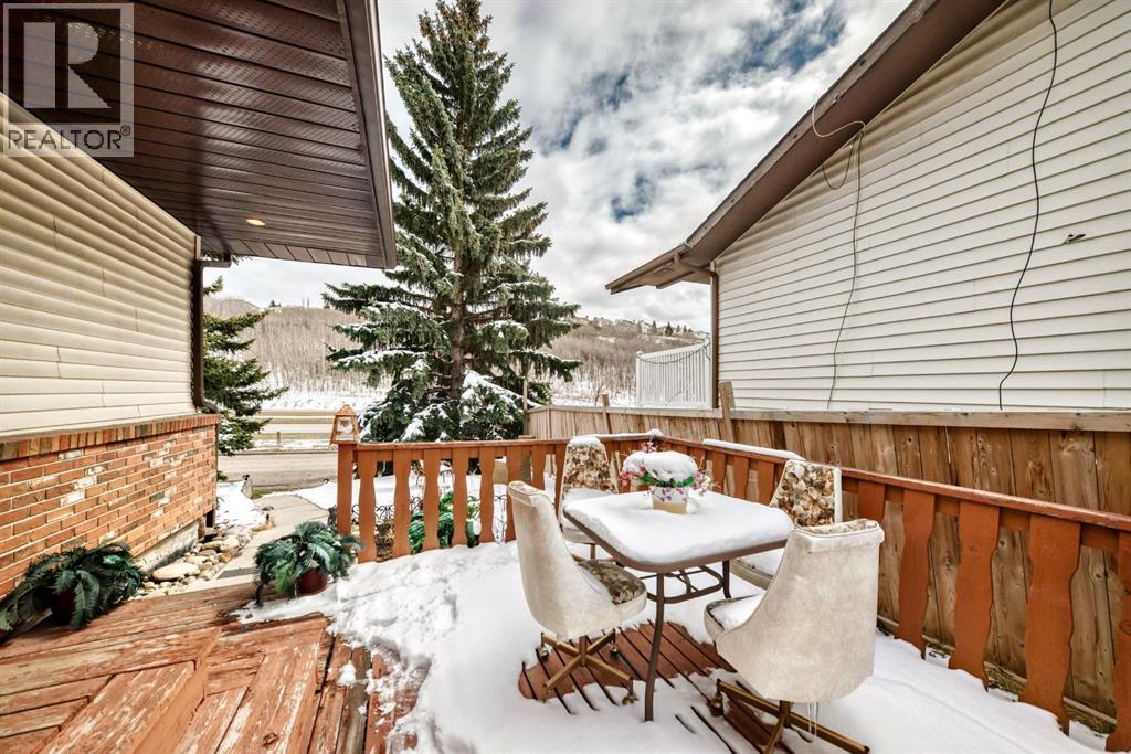 76 Edgewood Drive Nw, Calgary, Alberta  T3A 2T5 - Photo 14 - A2307262
