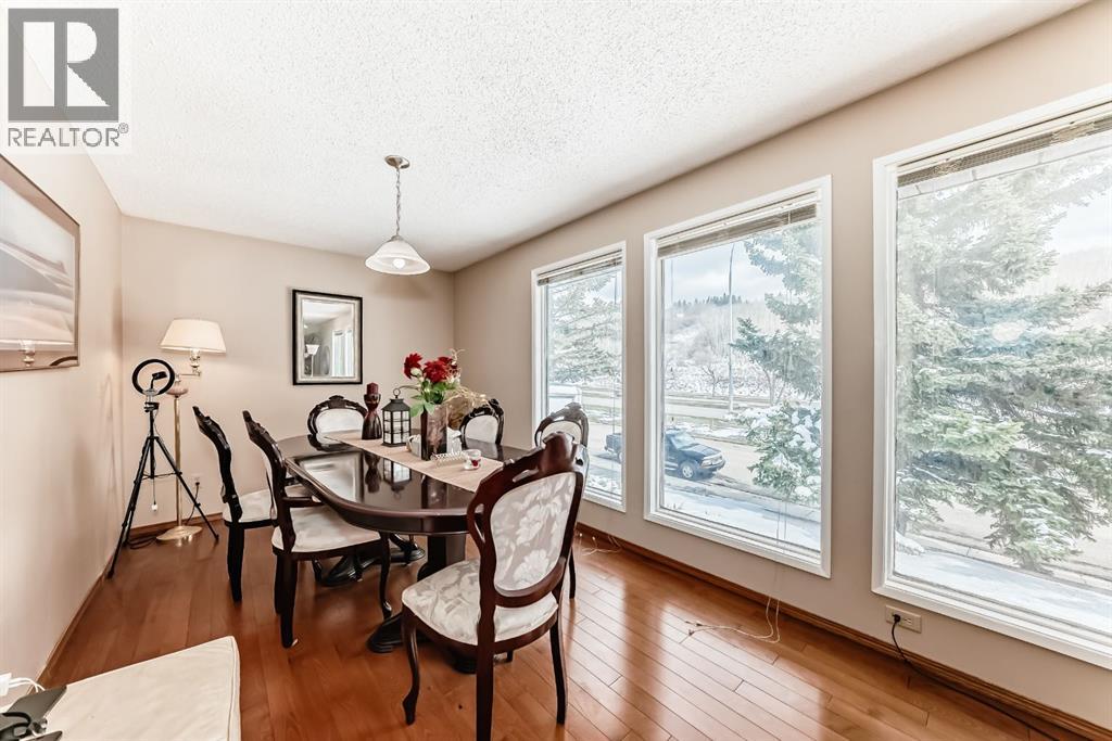 76 Edgewood Drive Nw, Calgary, Alberta  T3A 2T5 - Photo 5 - A2307262