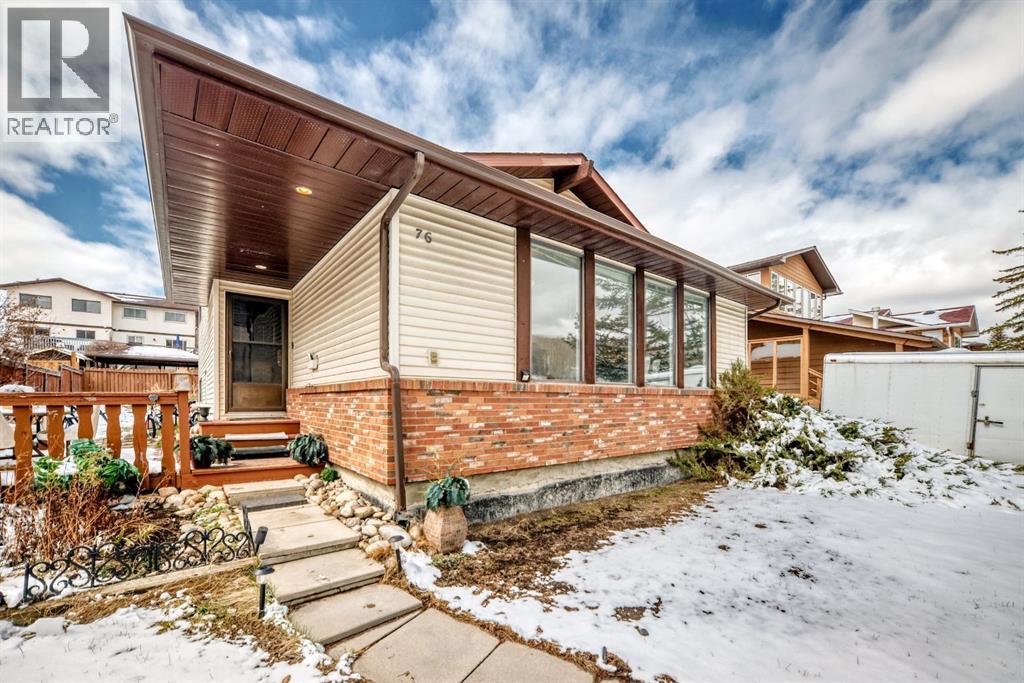 76 Edgewood Drive NW, Calgary, Alberta