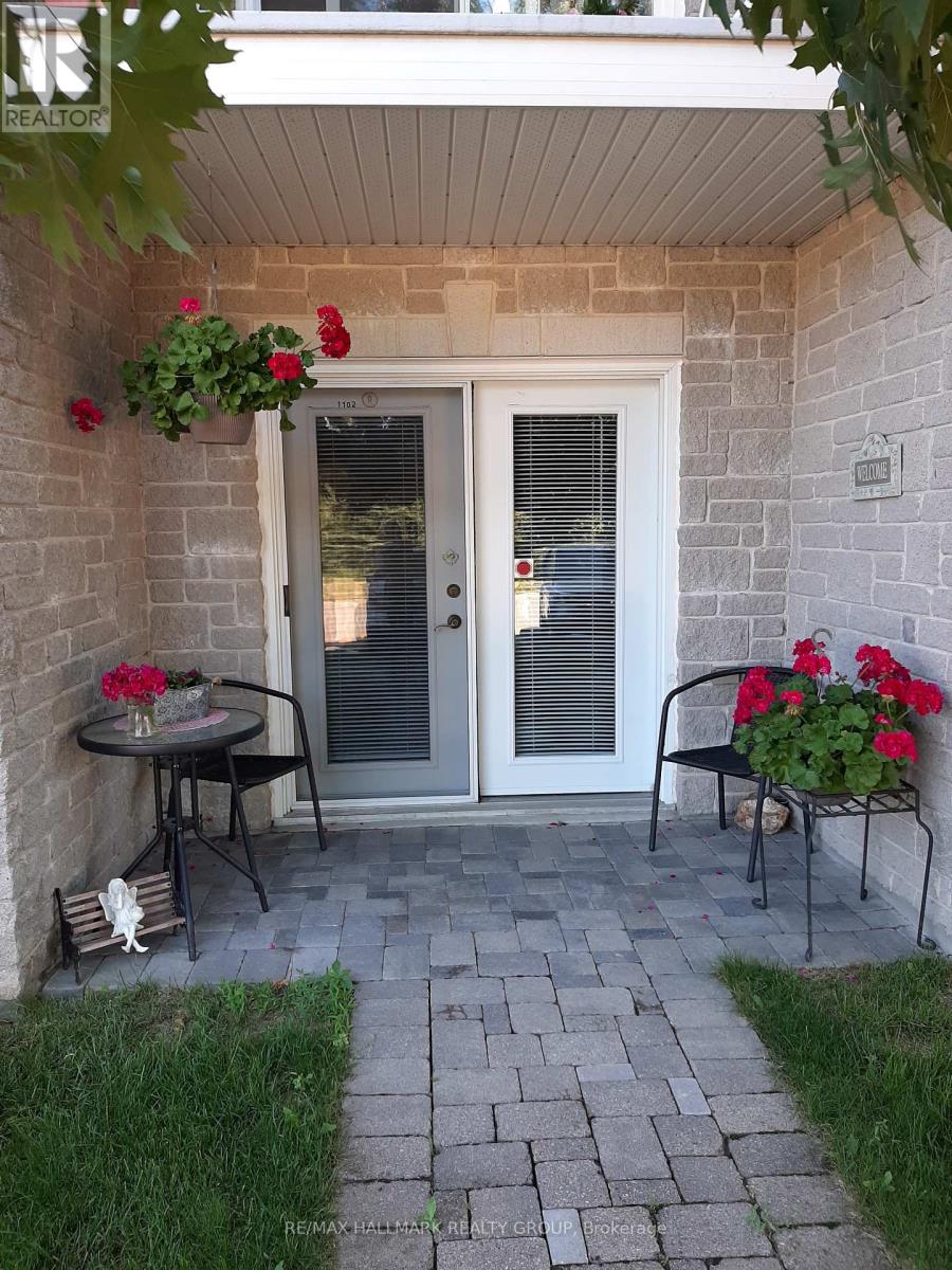 1102 - 237 Oak Street W, Gananoque, Ontario  K7G 2R5 - Photo 2 - X12716996