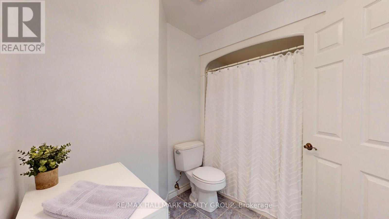 1102 - 237 Oak Street W, Gananoque, Ontario  K7G 2R5 - Photo 26 - X12716996