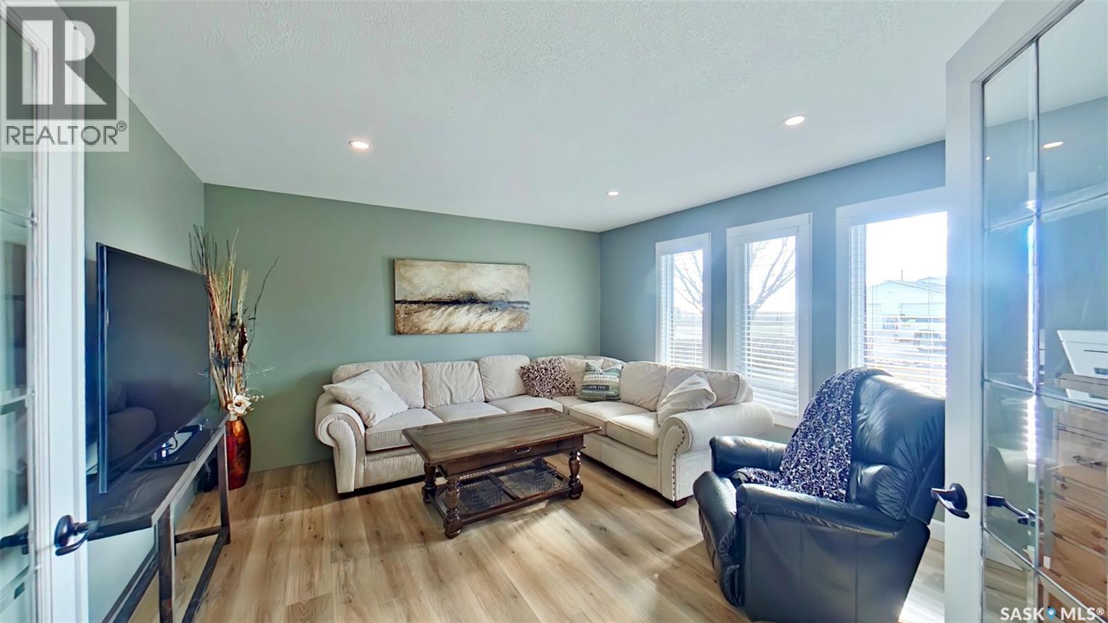 355 Russell Street, Stoughton, Saskatchewan  S0G 4T0 - Photo 13 - SK034666