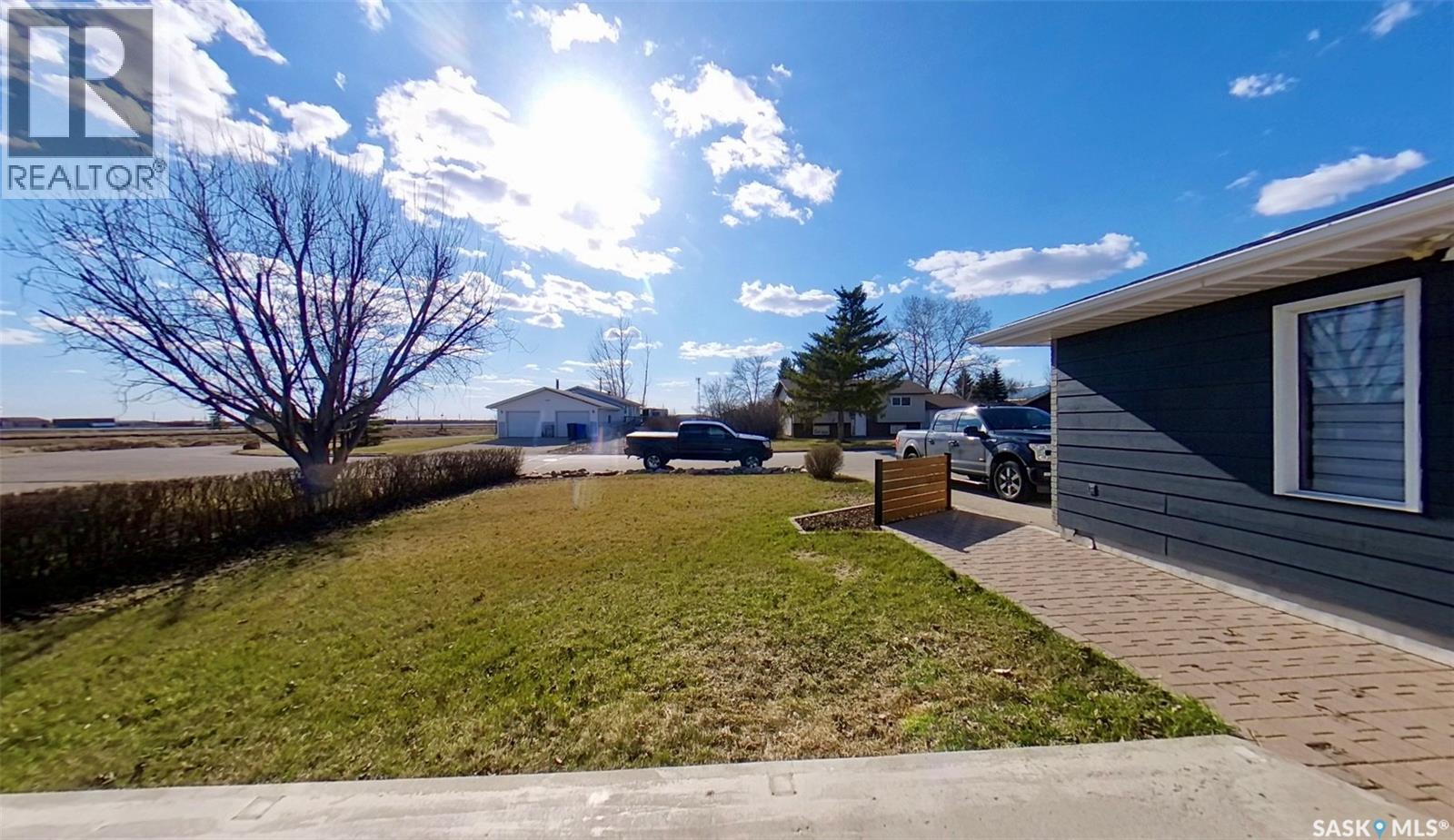 355 Russell Street, Stoughton, Saskatchewan  S0G 4T0 - Photo 27 - SK034666