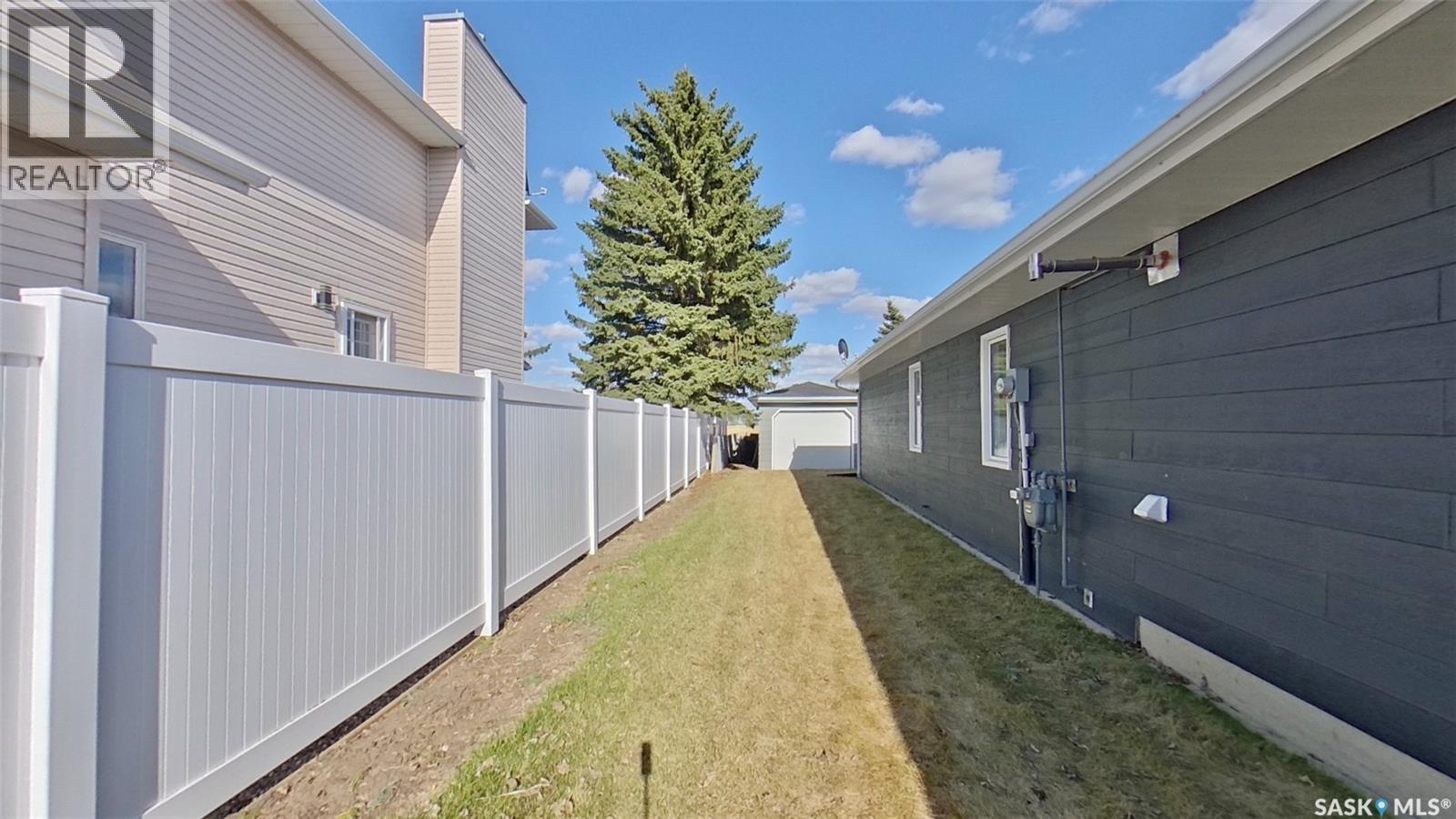 355 Russell Street, Stoughton, Saskatchewan  S0G 4T0 - Photo 29 - SK034666