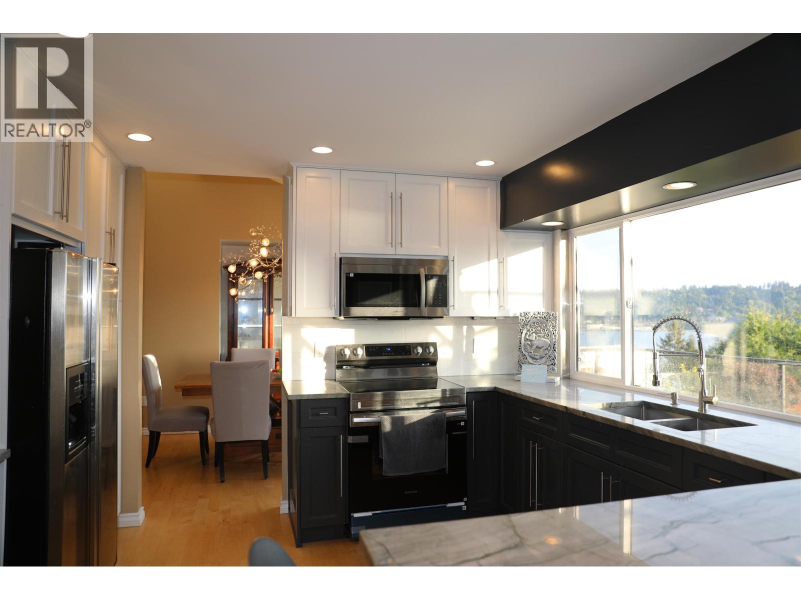 18 Axford Bay, Port Moody, British Columbia  V3H 3R2 - Photo 10 - R3118317