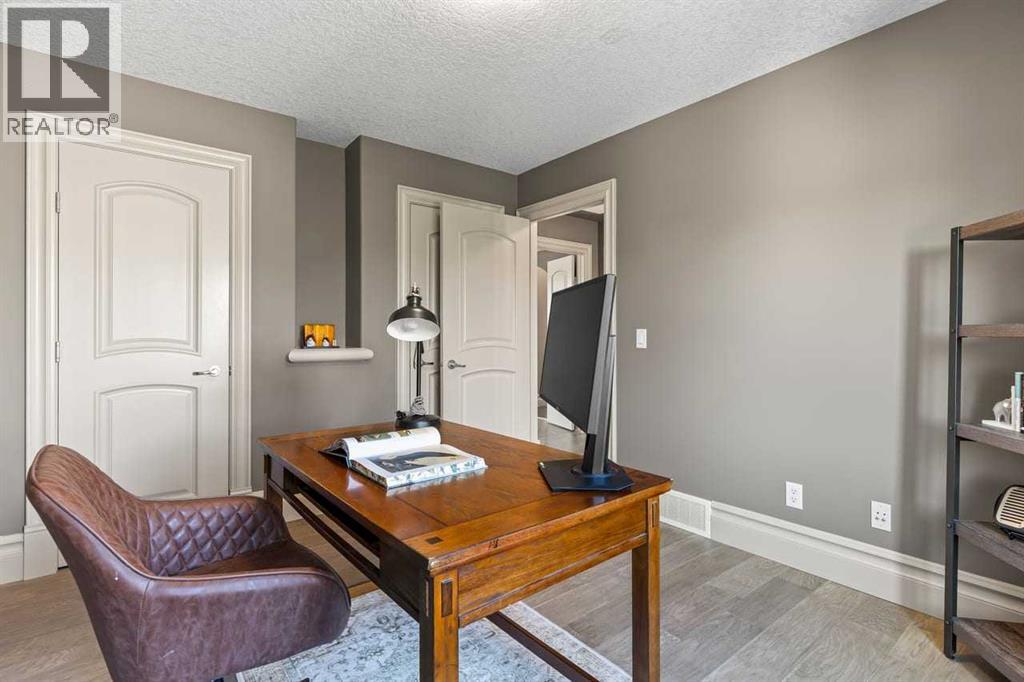 7 Royal Ridge Terrace Nw, Calgary, Alberta  T3G 5Y9 - Photo 36 - A2303068