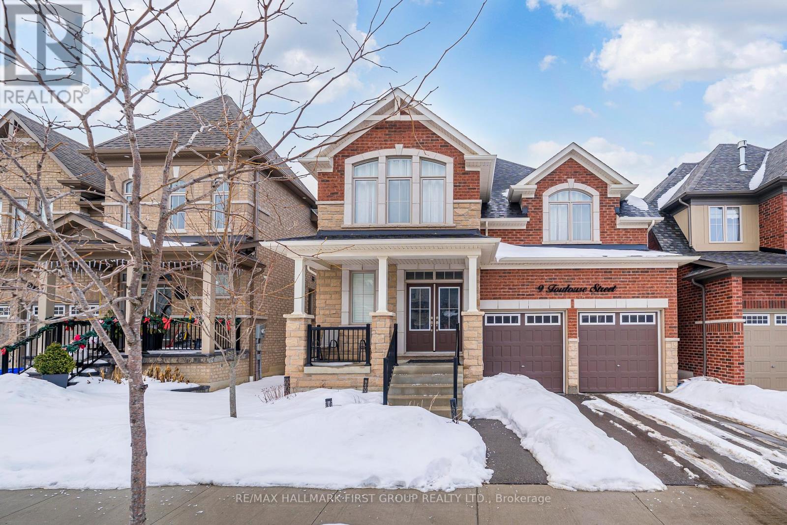 9 Toulouse Street, Whitby, Ontario  L1P 0J2 - Photo 2 - E13074672