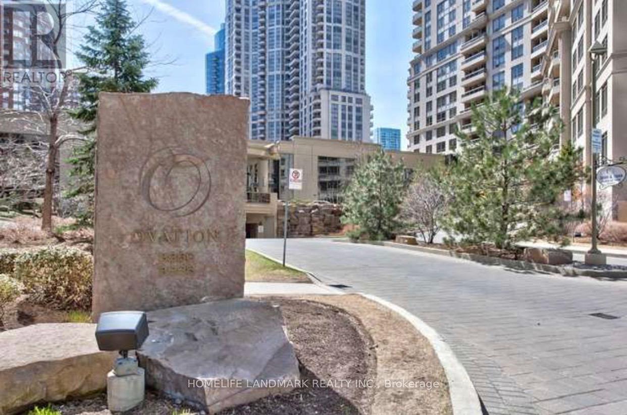 816 - 3880 Duke Of York Boulevard, Mississauga, Ontario  L5B 4M7 - Photo 2 - W13074676