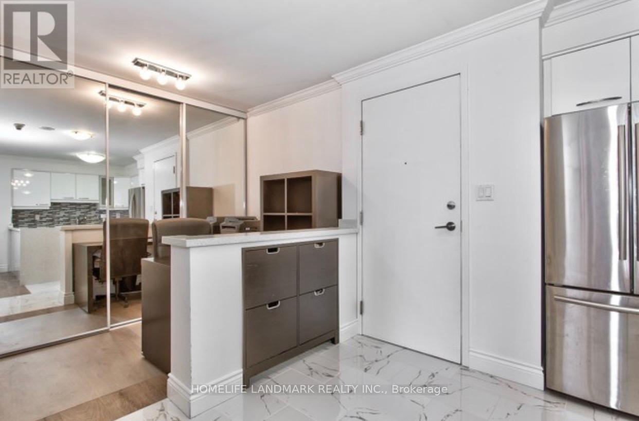 816 - 3880 Duke Of York Boulevard, Mississauga, Ontario  L5B 4M7 - Photo 4 - W13074676