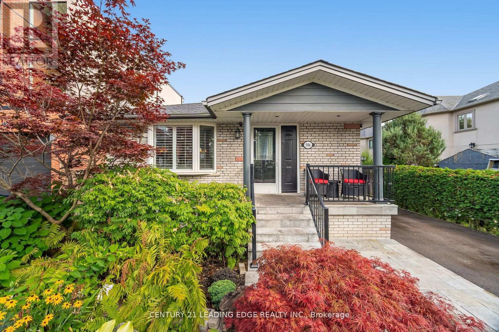 586 CURZON AVENUE, Mississauga, Ontario
