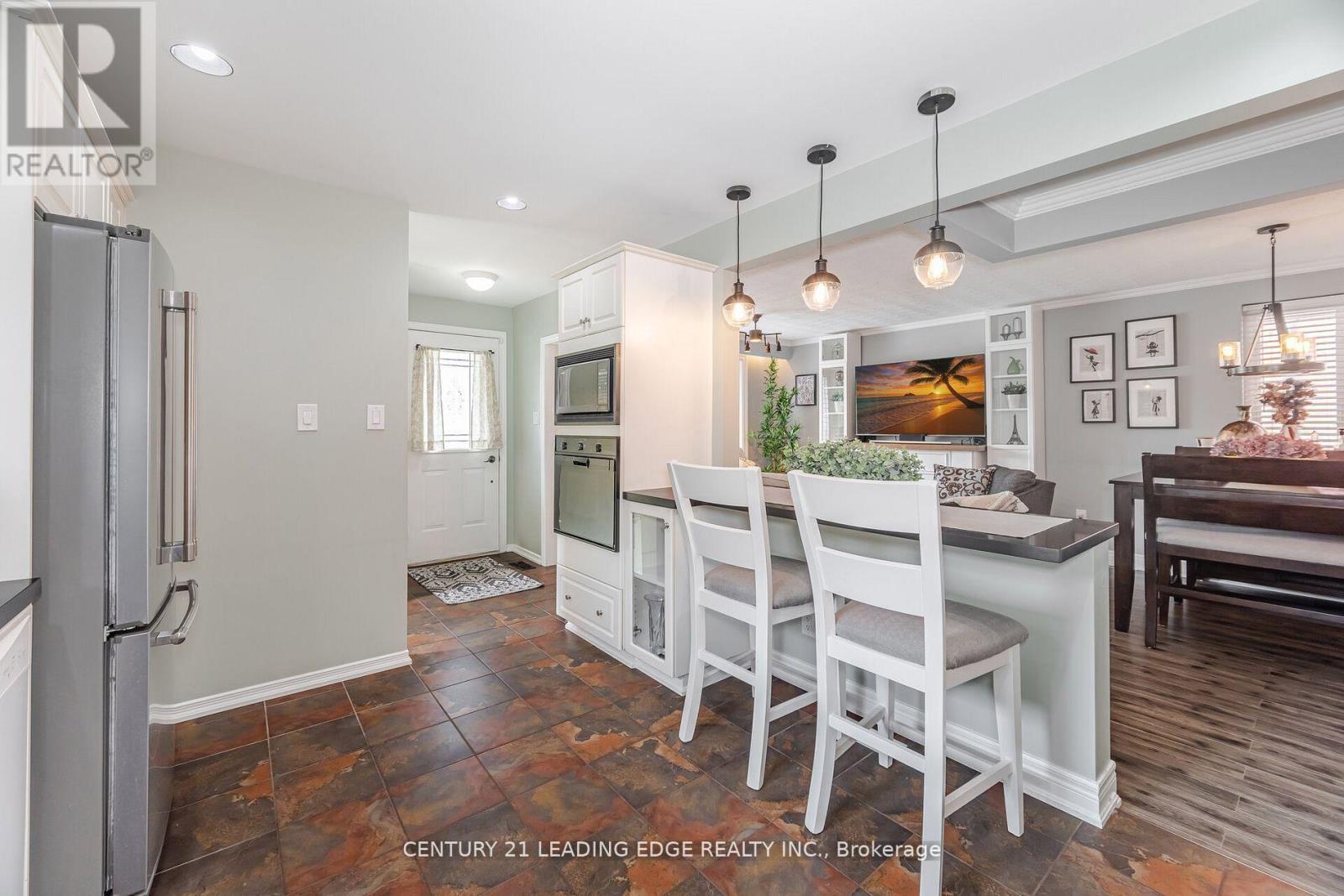 586 Curzon Avenue, Mississauga, Ontario  L5G 1P9 - Photo 16 - W13074714