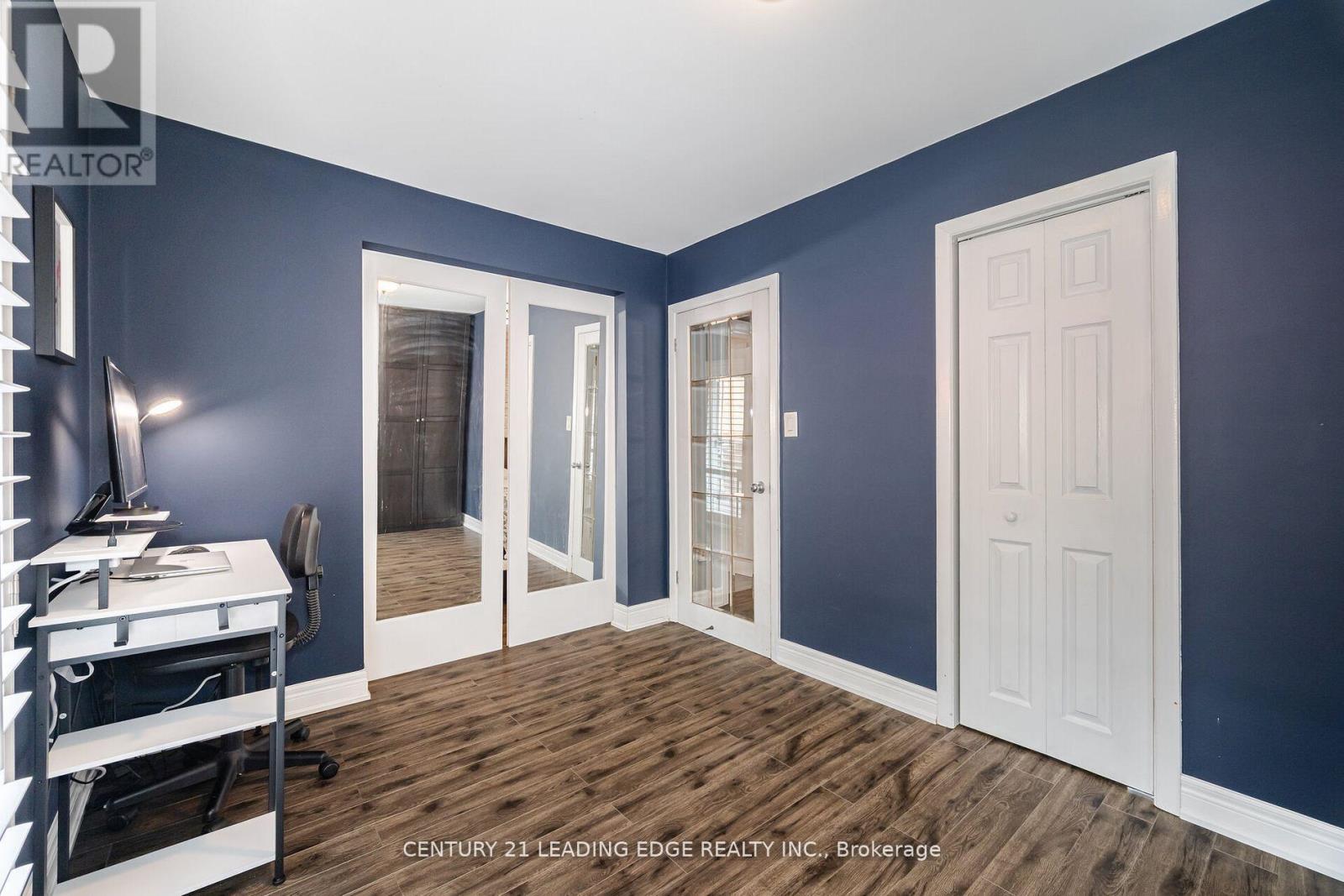 586 Curzon Avenue, Mississauga, Ontario  L5G 1P9 - Photo 22 - W13074714