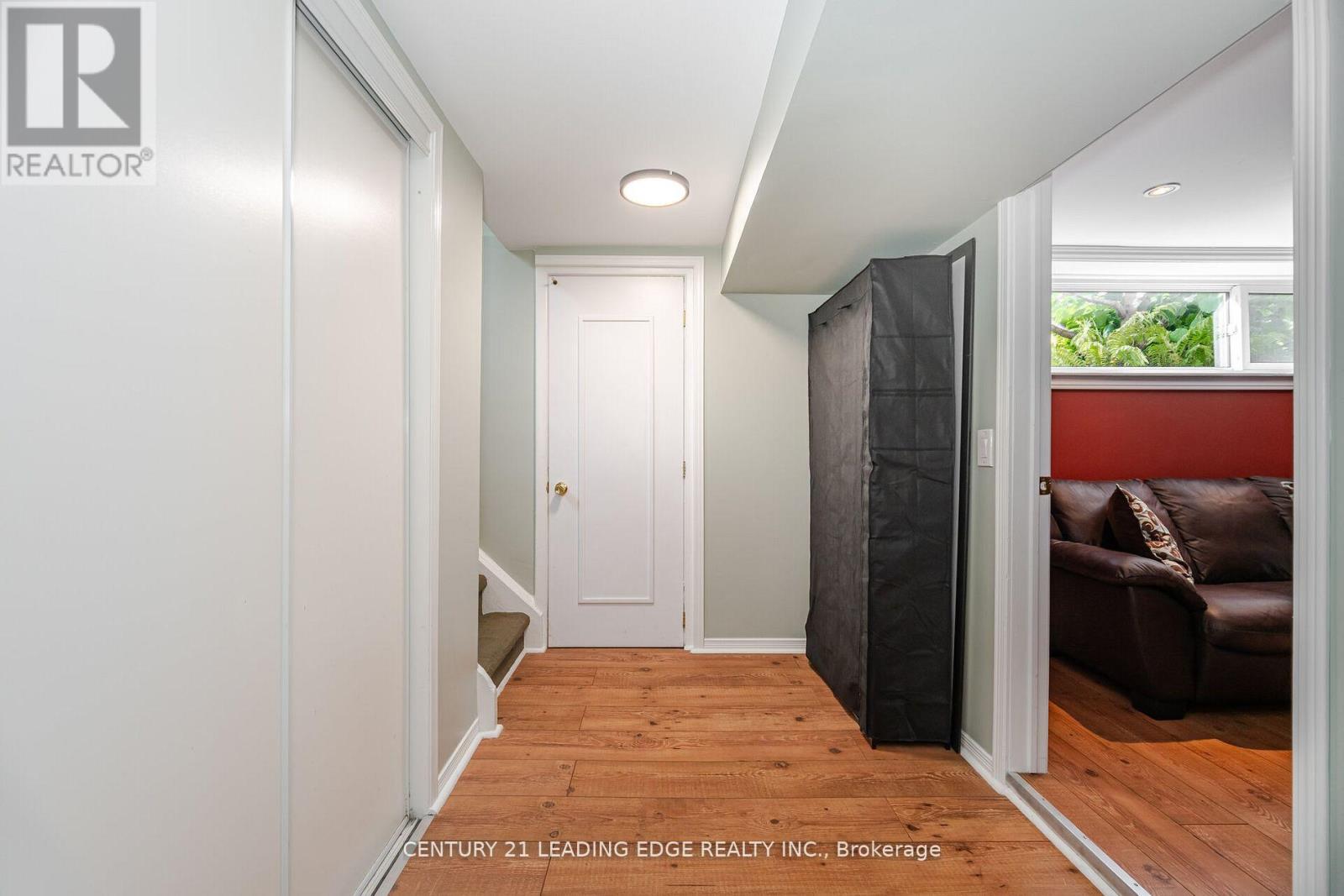 586 Curzon Avenue, Mississauga, Ontario  L5G 1P9 - Photo 27 - W13074714