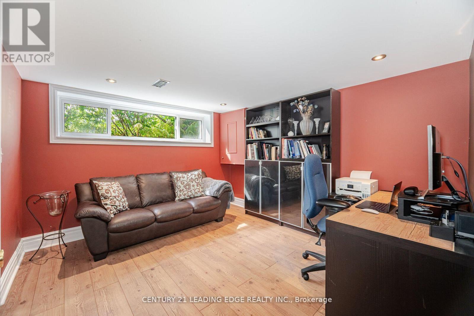 586 Curzon Avenue, Mississauga, Ontario  L5G 1P9 - Photo 28 - W13074714