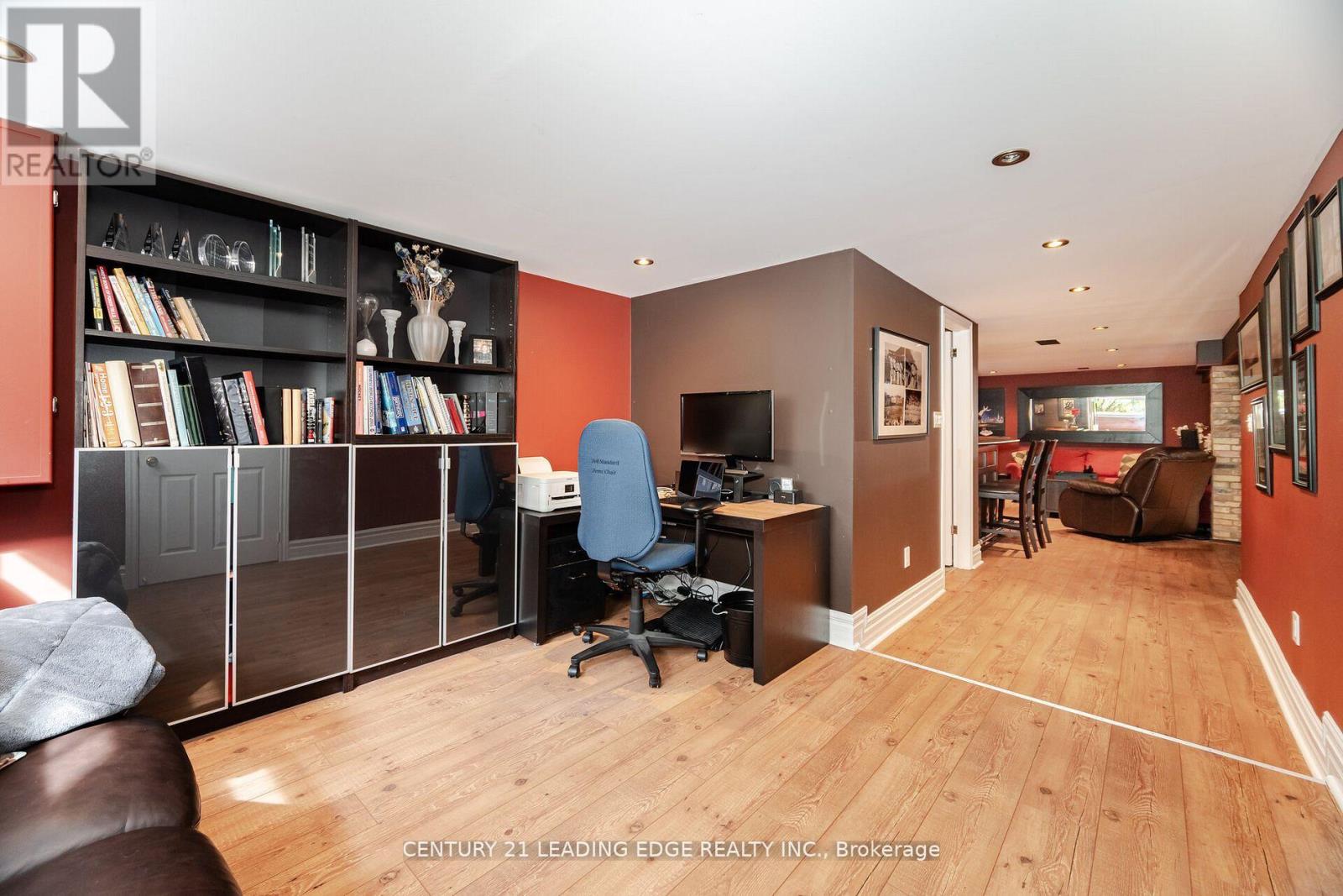 586 Curzon Avenue, Mississauga, Ontario  L5G 1P9 - Photo 29 - W13074714