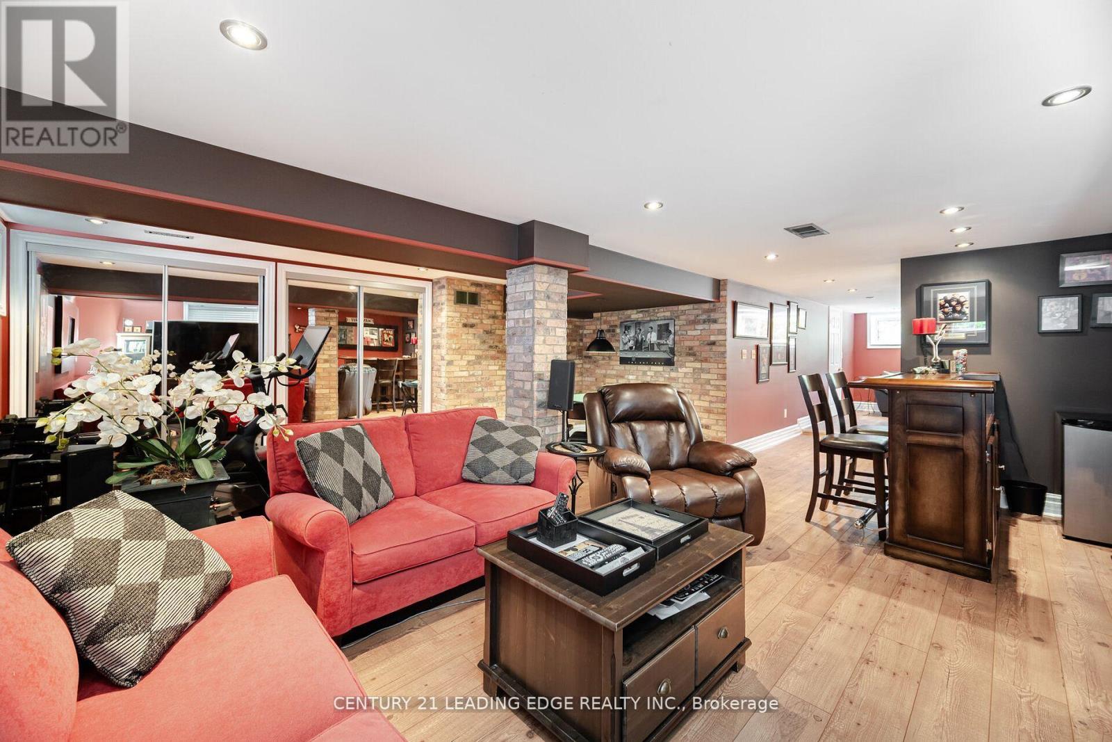 586 Curzon Avenue, Mississauga, Ontario  L5G 1P9 - Photo 31 - W13074714