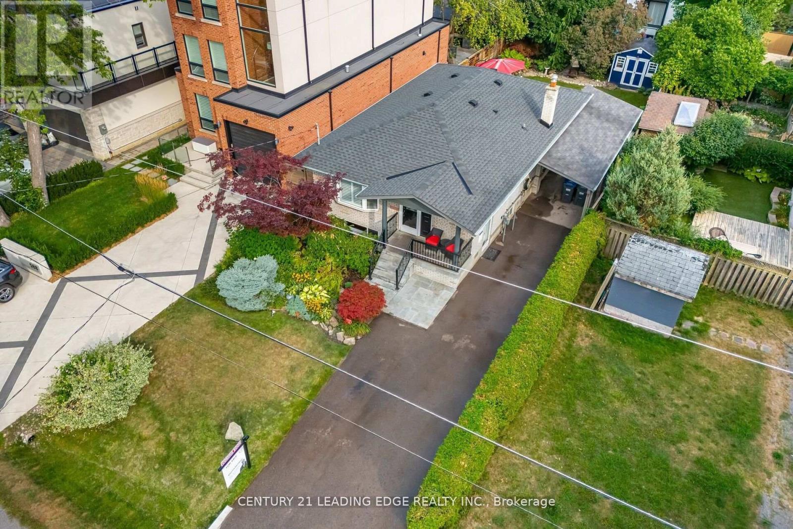 586 Curzon Avenue, Mississauga, Ontario  L5G 1P9 - Photo 4 - W13074714