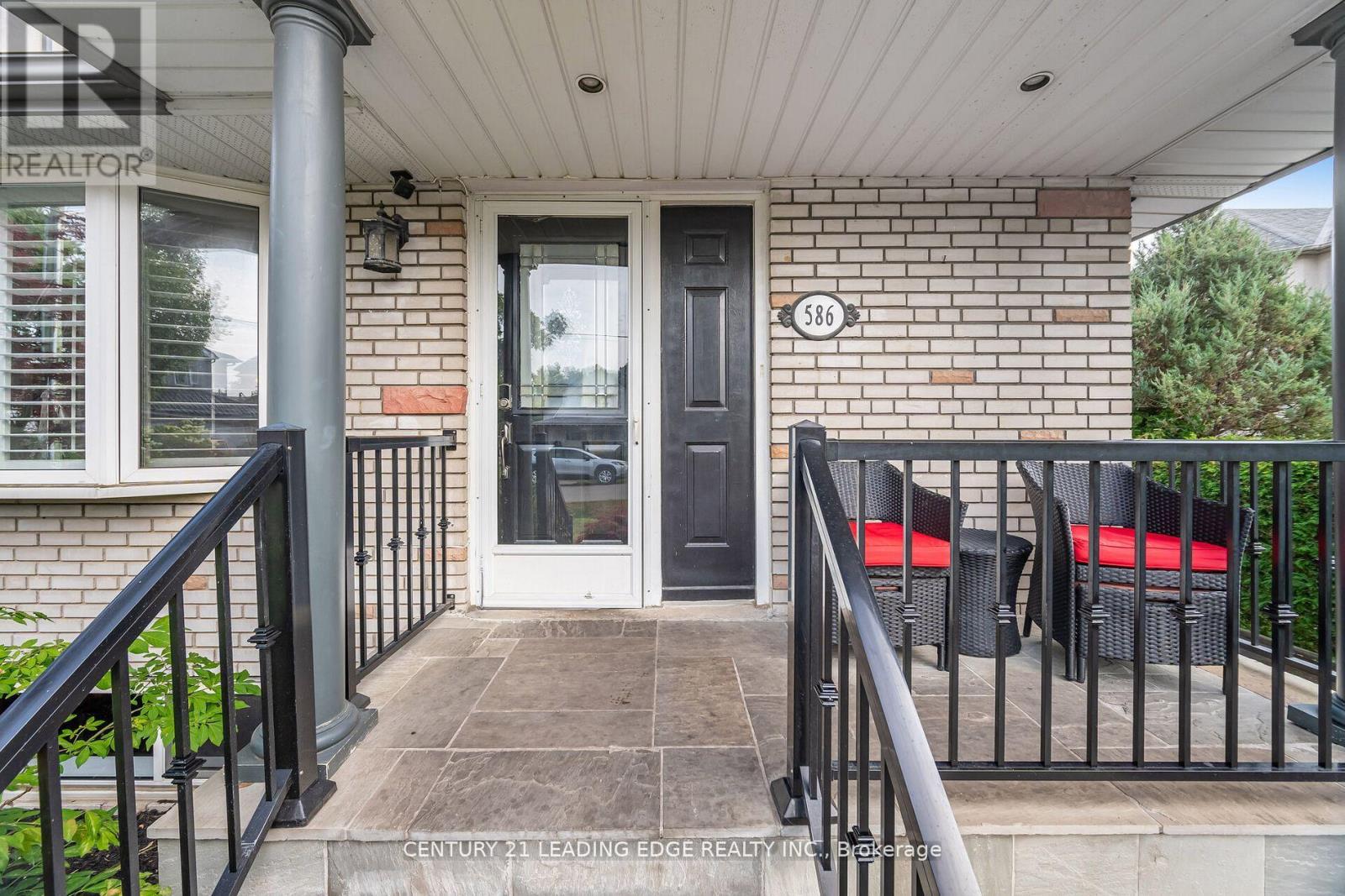 586 Curzon Avenue, Mississauga, Ontario  L5G 1P9 - Photo 7 - W13074714