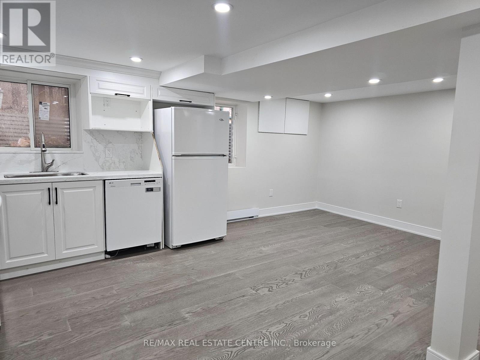 Lower - 145 Mountainview Road S, Halton Hills, Ontario  L7G 4K4 - Photo 5 - W13074728