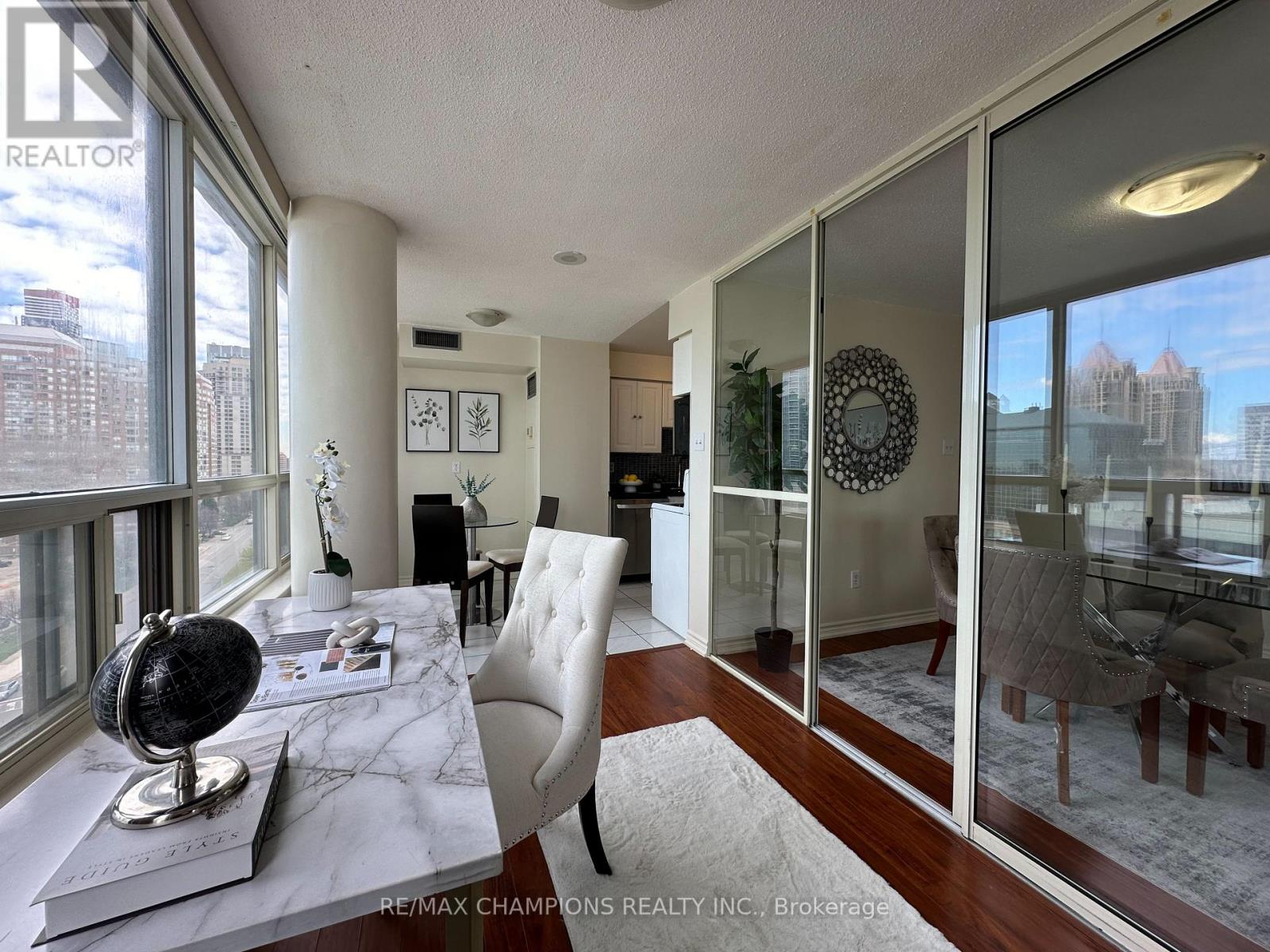 1204 - 400 Webb Drive, Mississauga, Ontario  L5B 3Z7 - Photo 11 - W13074730